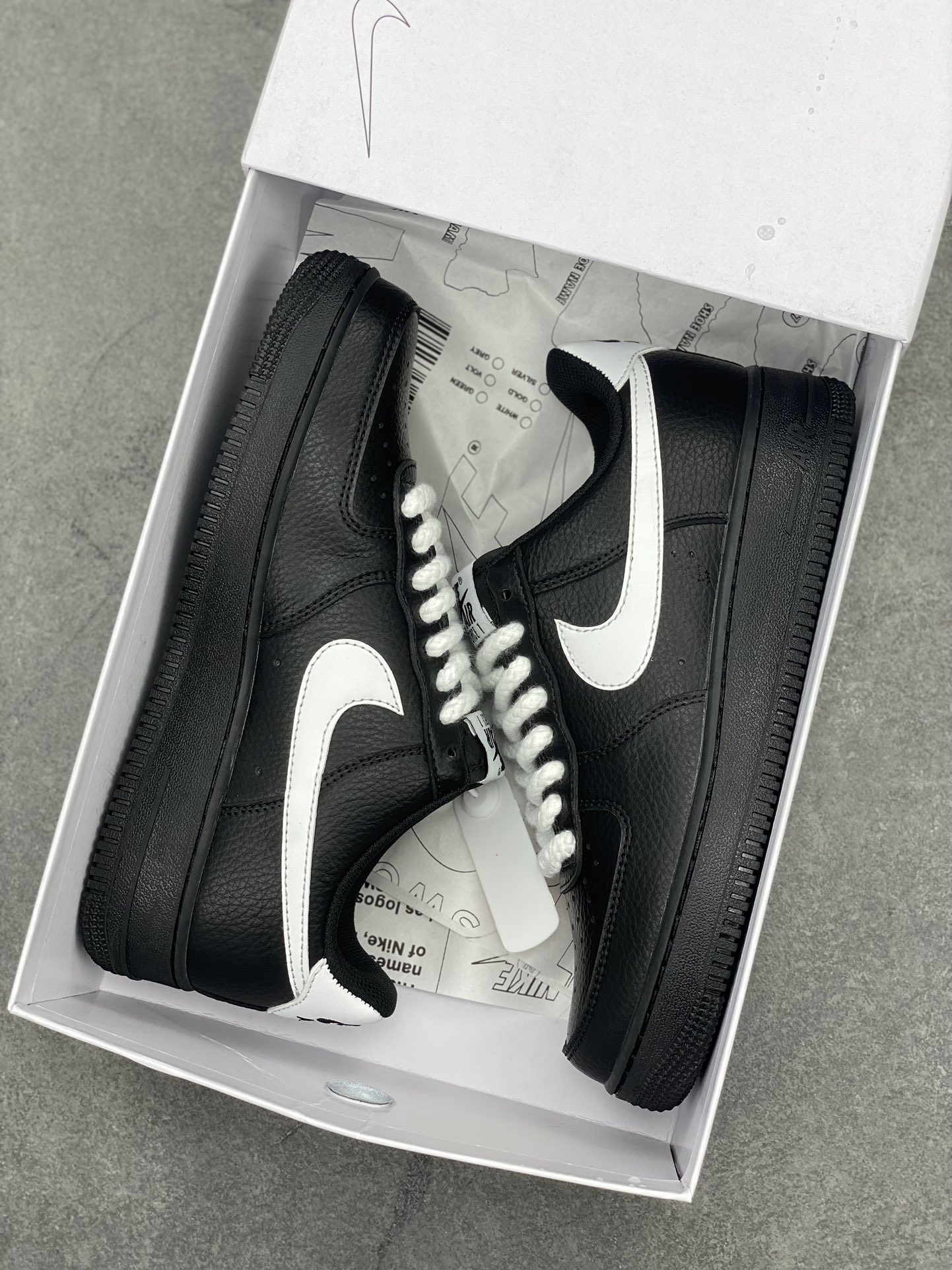 Nike Air Force 1 Low Black/White: Original Design, Comfortable & Durable 10 i1712085953 5349 3