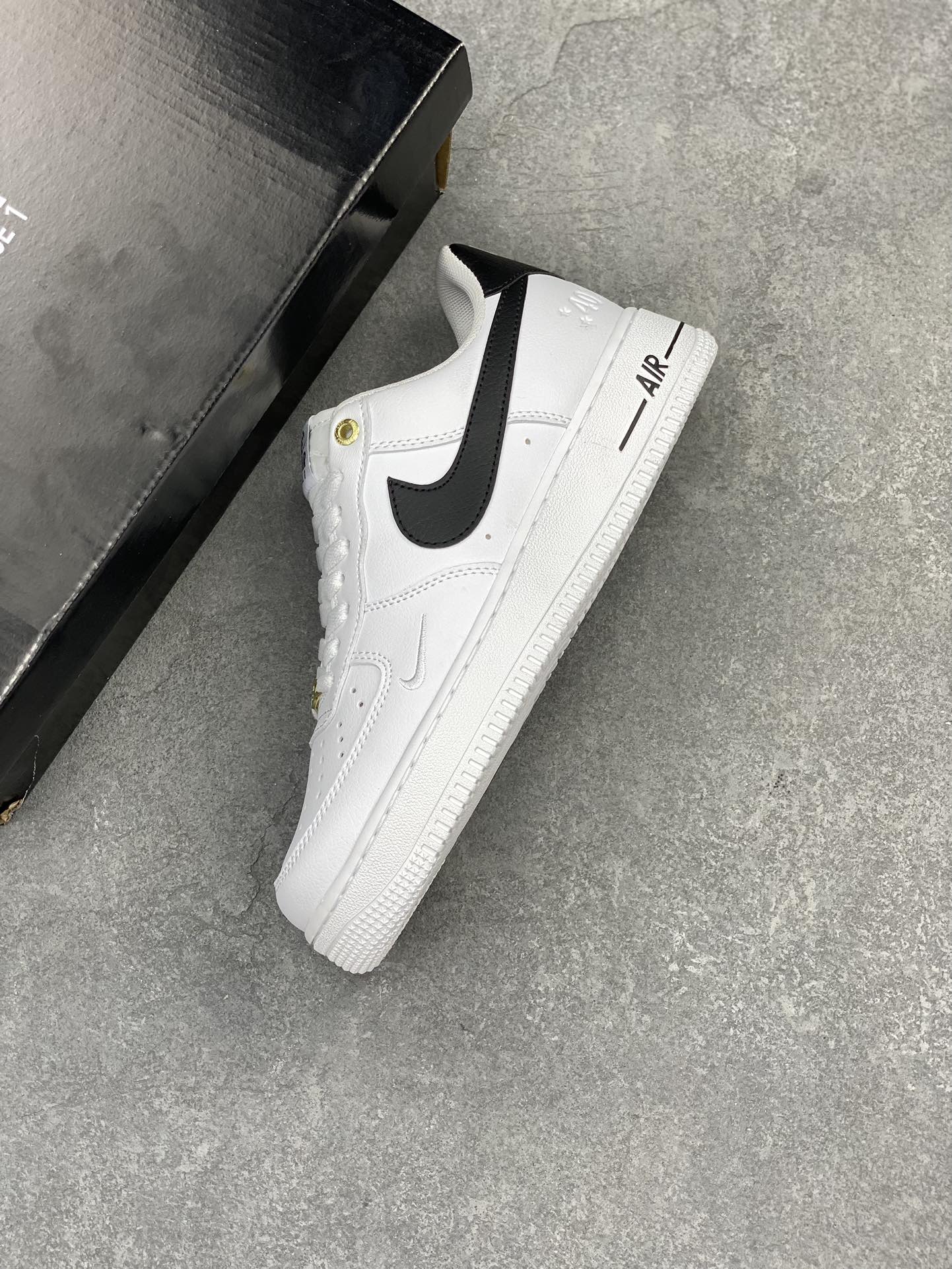 Nike Air Force 1 Low '07 White Black Casual Sneakers DQ7582-101 8 i1712250221 1308 4