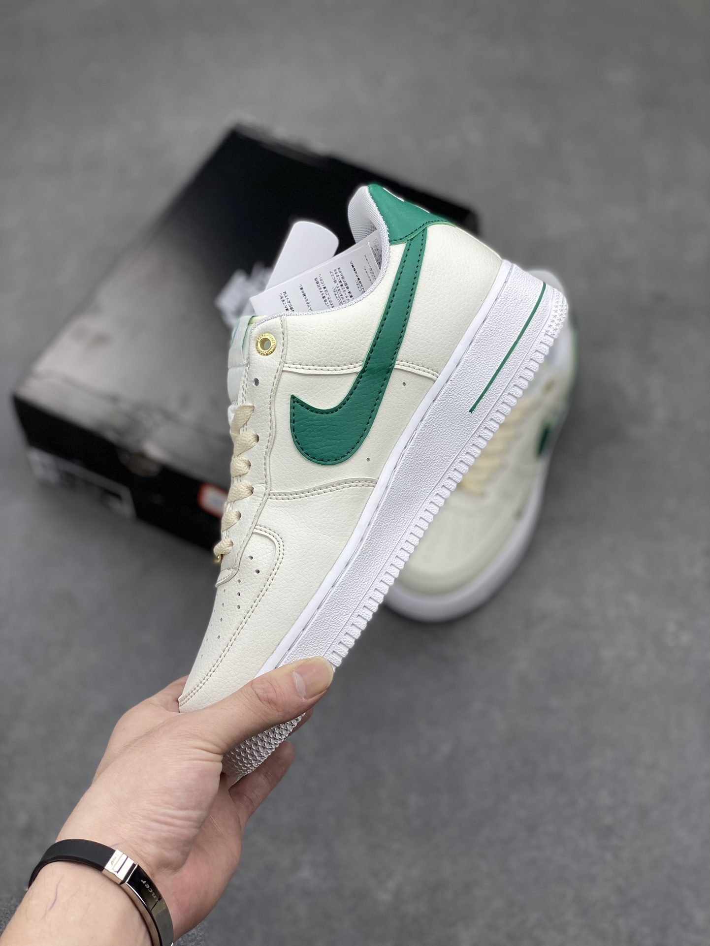 Nike Air Force 1 Low '07: Cream & Green Leather Low-Top Sneaker Shoes 4 i1712250253 6337 7