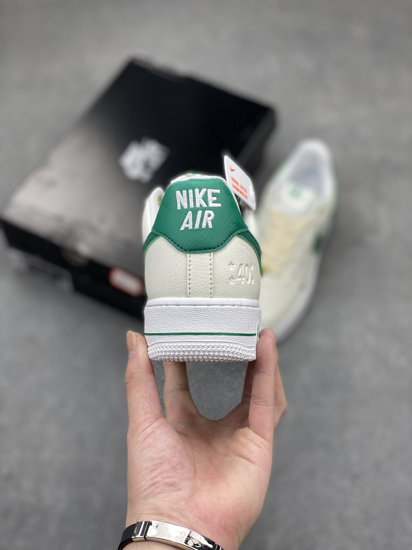 Nike Air Force 1 Low '07: Cream & Green Leather Low-Top Sneaker Shoes 5 i1712250253 9535 0