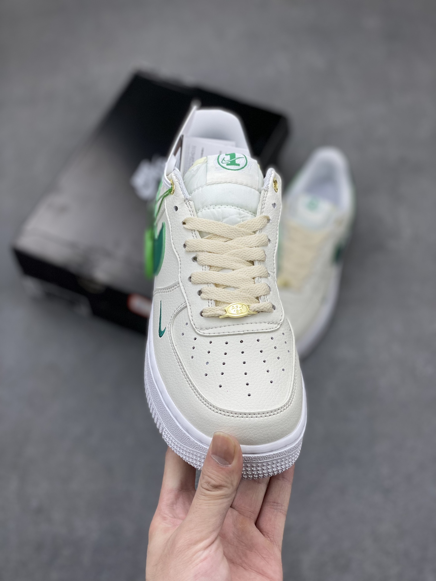 Nike Air Force 1 Low '07: Cream & Green Leather Low-Top Sneaker Shoes 3 i1712250253 9894 6