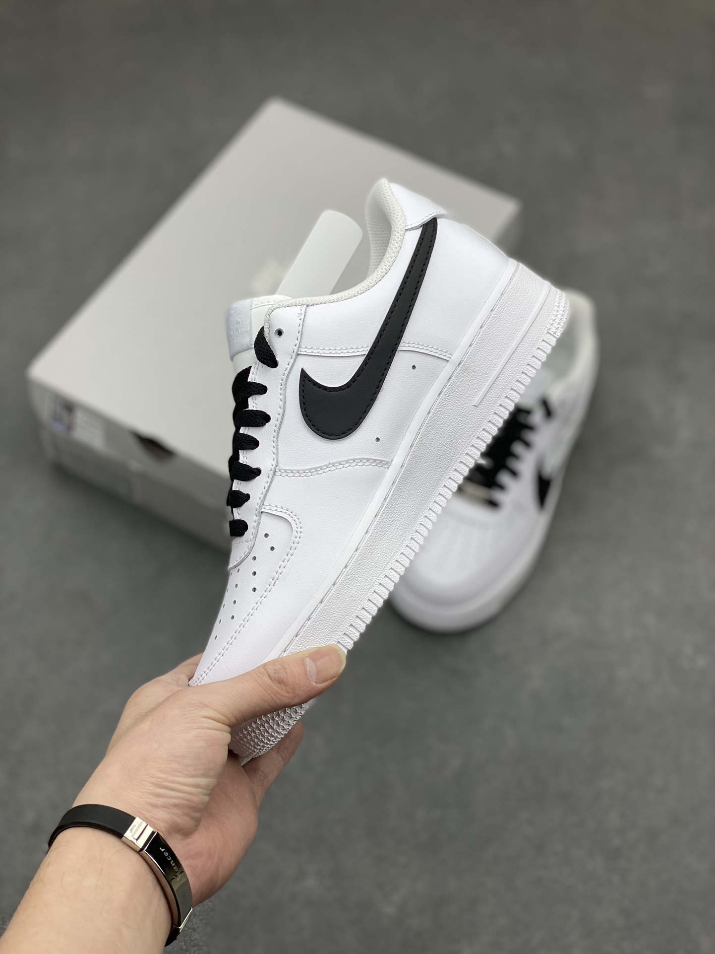 Nike Air Force 1 Low '07 Black/White: Iconic Style with Premium Comfort 4 i1712436328 2267 6