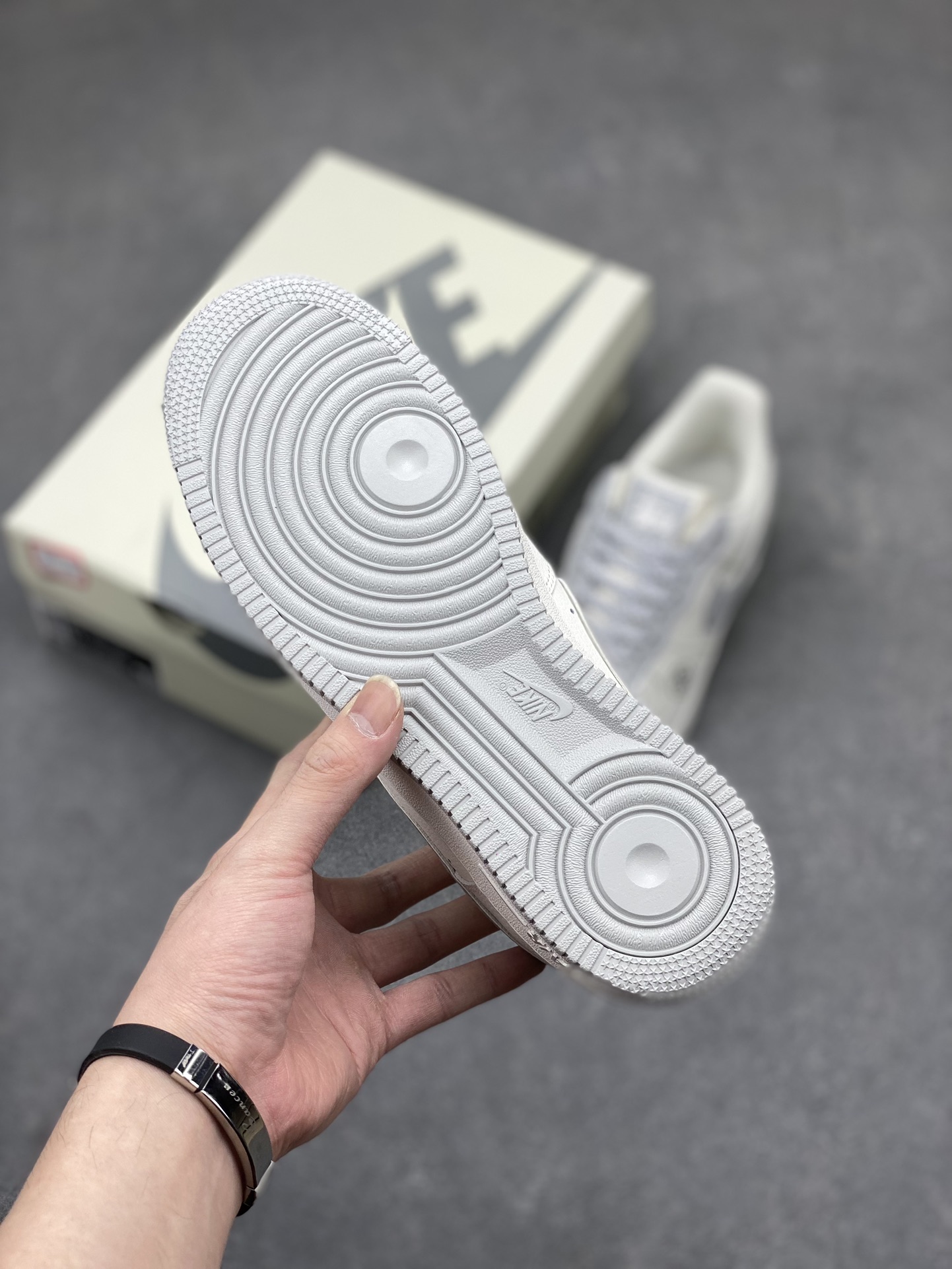 Nike Air Force 1 Low Stussy Custom Sneakers Gray Reflective CZ9183-001 7 i1712436455 3621 3