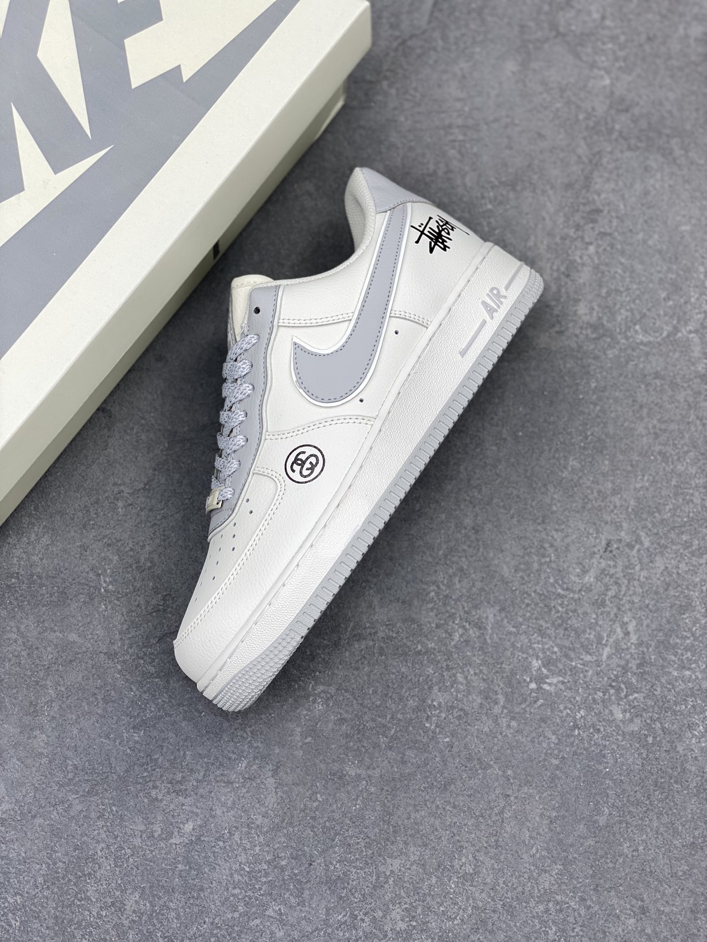 Nike Air Force 1 Low Stussy Custom Sneakers Gray Reflective CZ9183-001 8 i1712436455 4635 4