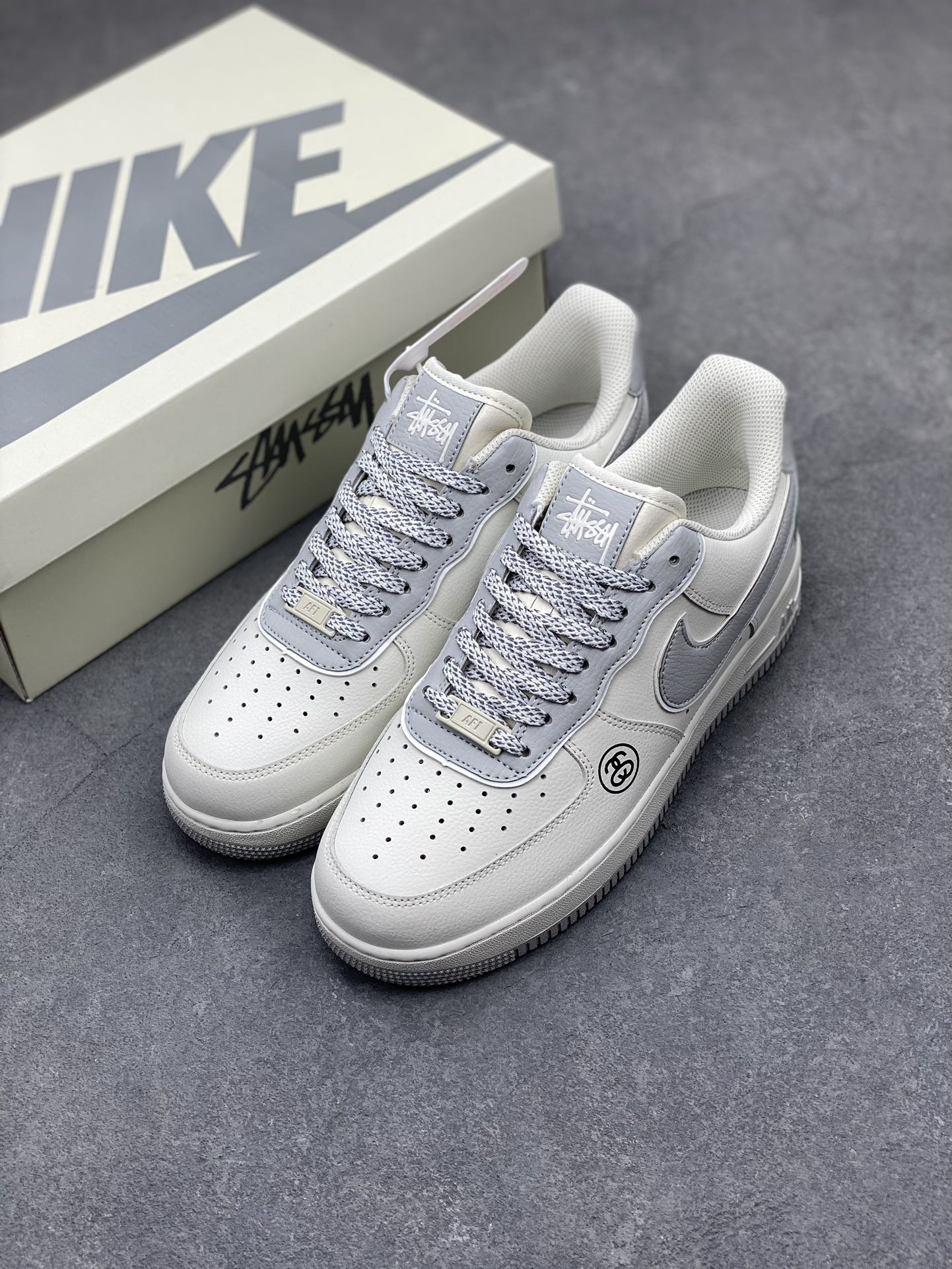 Nike Air Force 1 Low Stussy Custom Sneakers Gray Reflective CZ9183-001 9 i1712436455 6848 7