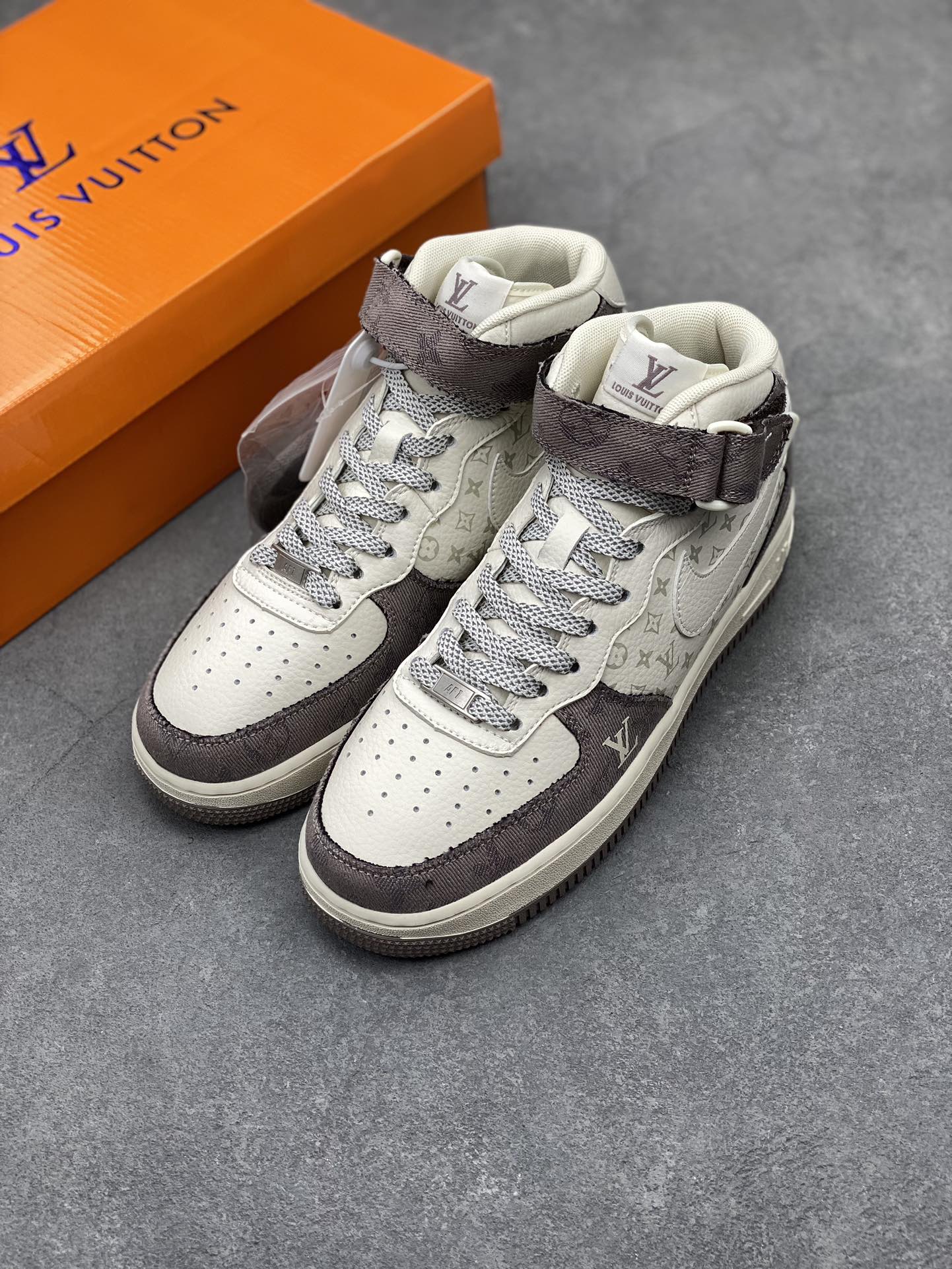 Nike Air Force 1 '07 Low Louis Vuitton Grey Denim - Limited Edition 9 i1712523227 2614 4