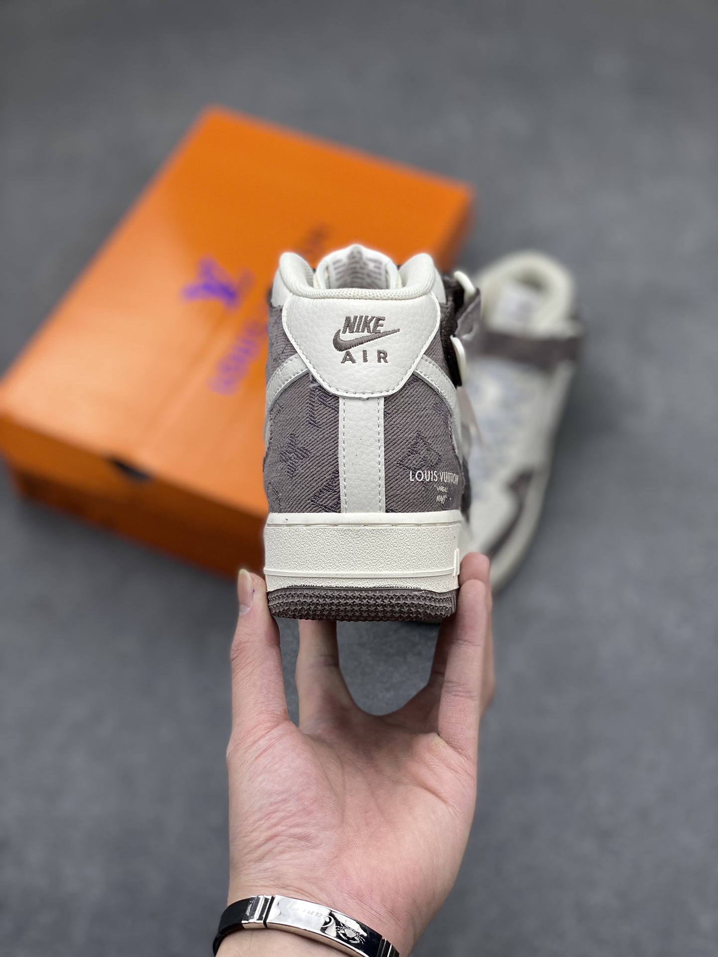 Nike Air Force 1 '07 Low Louis Vuitton Grey Denim - Limited Edition 5 i1712523227 4434 6