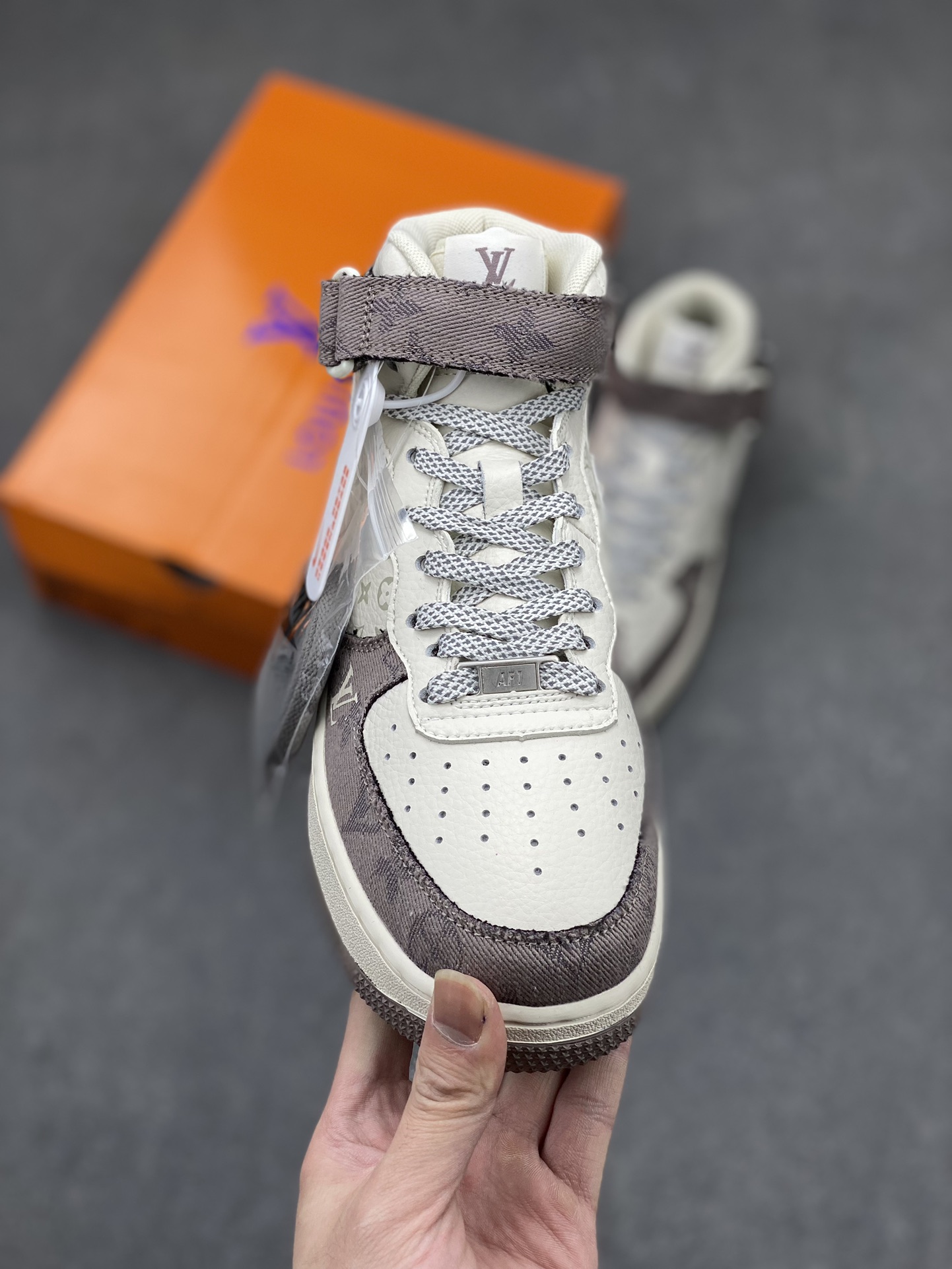 Nike Air Force 1 '07 Low Louis Vuitton Grey Denim - Limited Edition 3 i1712523227 8432 2