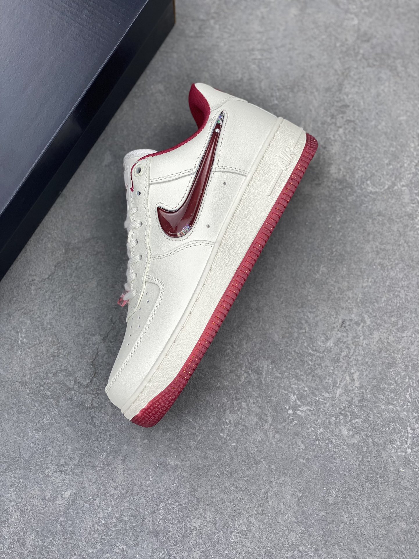 Nike Air Force 1 '07 Low Valentine's Day Edition - Style FZ5068-161 8 i1712604433 4845 5