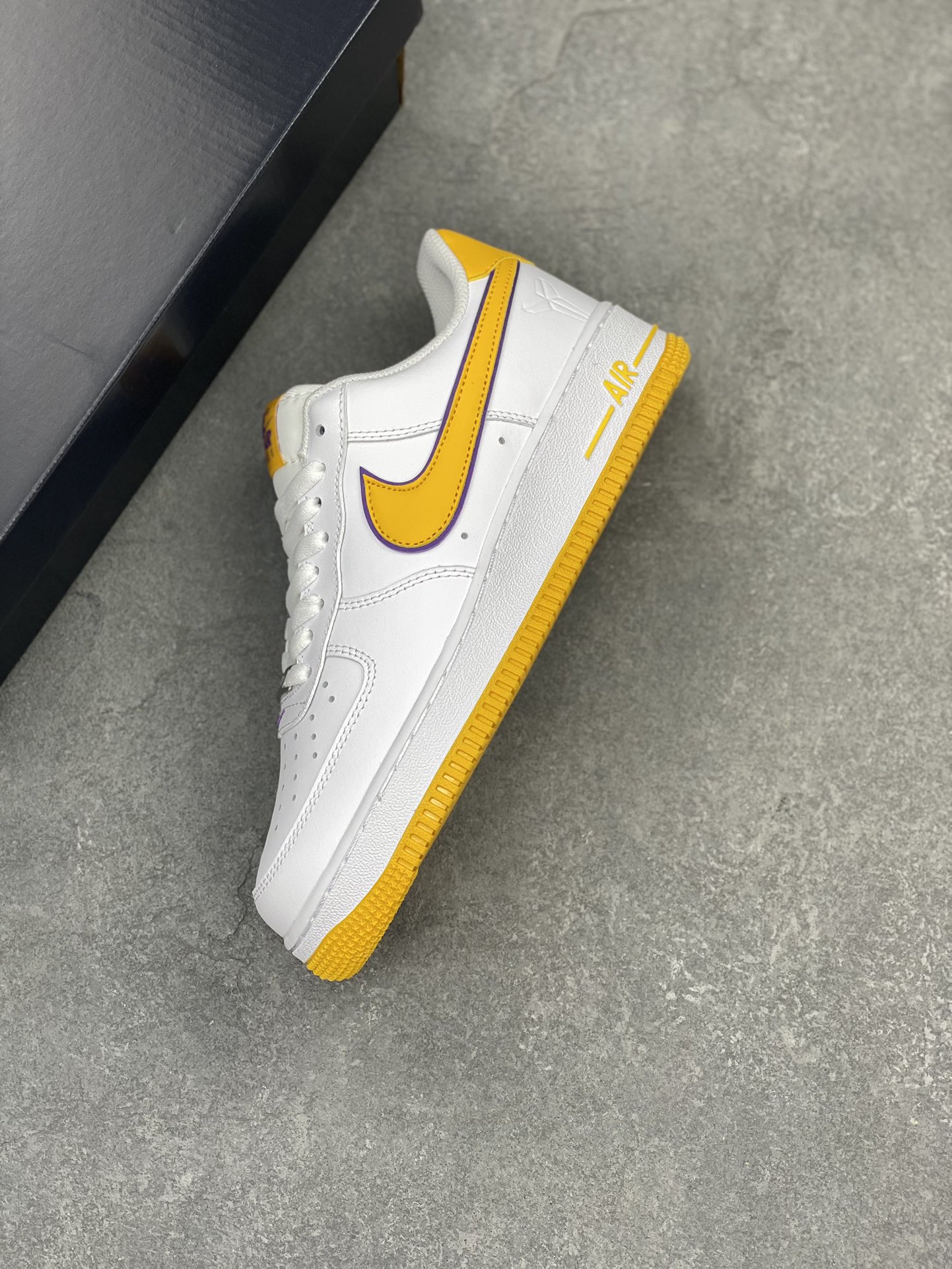 Nike Air Force 1 Low '07 Kobe White Black Yellow FZ1151-100 Sneakers 8 i1712699534 4437 2