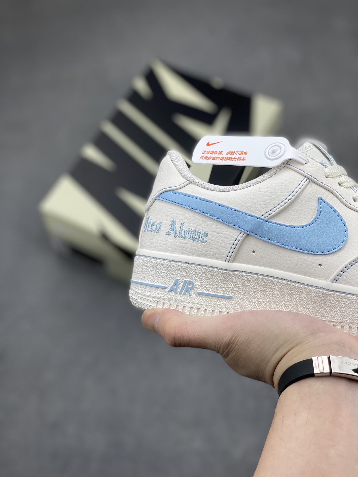 Vlone x Nike Air Force 1 '07 Low Sky Blue Collaboration Sneakers 6 i1712776747 3732 0