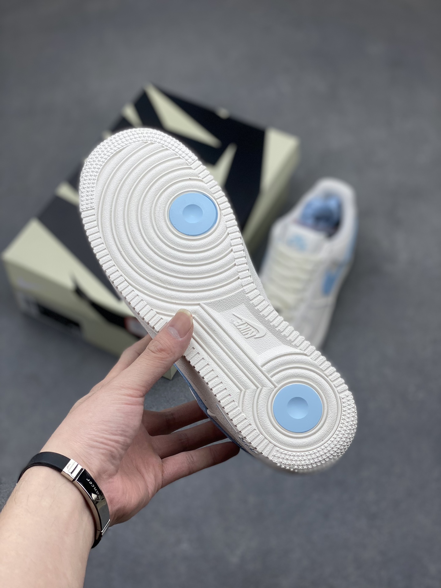 Vlone x Nike Air Force 1 '07 Low Sky Blue Collaboration Sneakers 7 i1712776748 6458 3