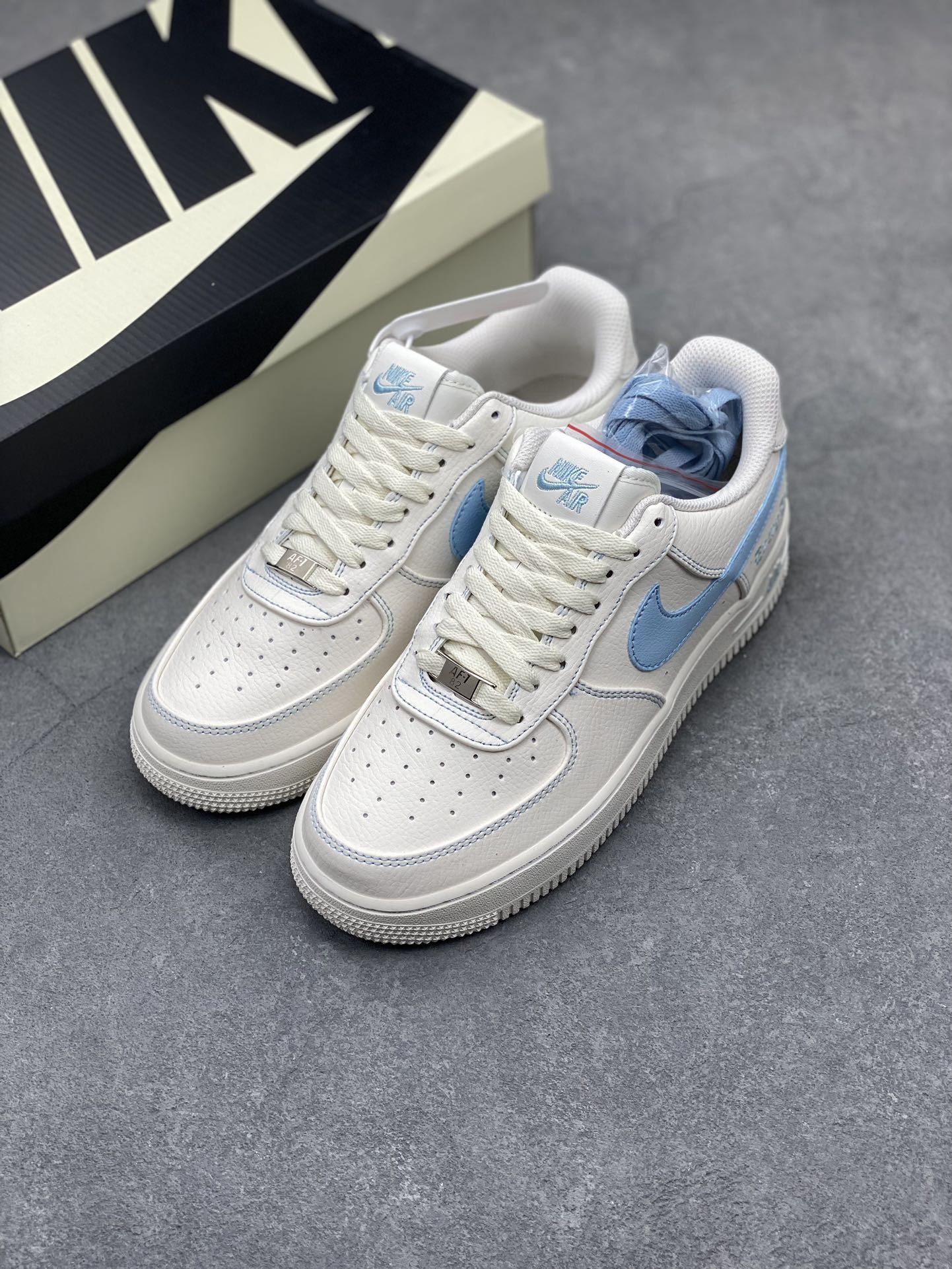 Vlone x Nike Air Force 1 '07 Low Sky Blue Collaboration Sneakers 9 i1712776748 7970 8