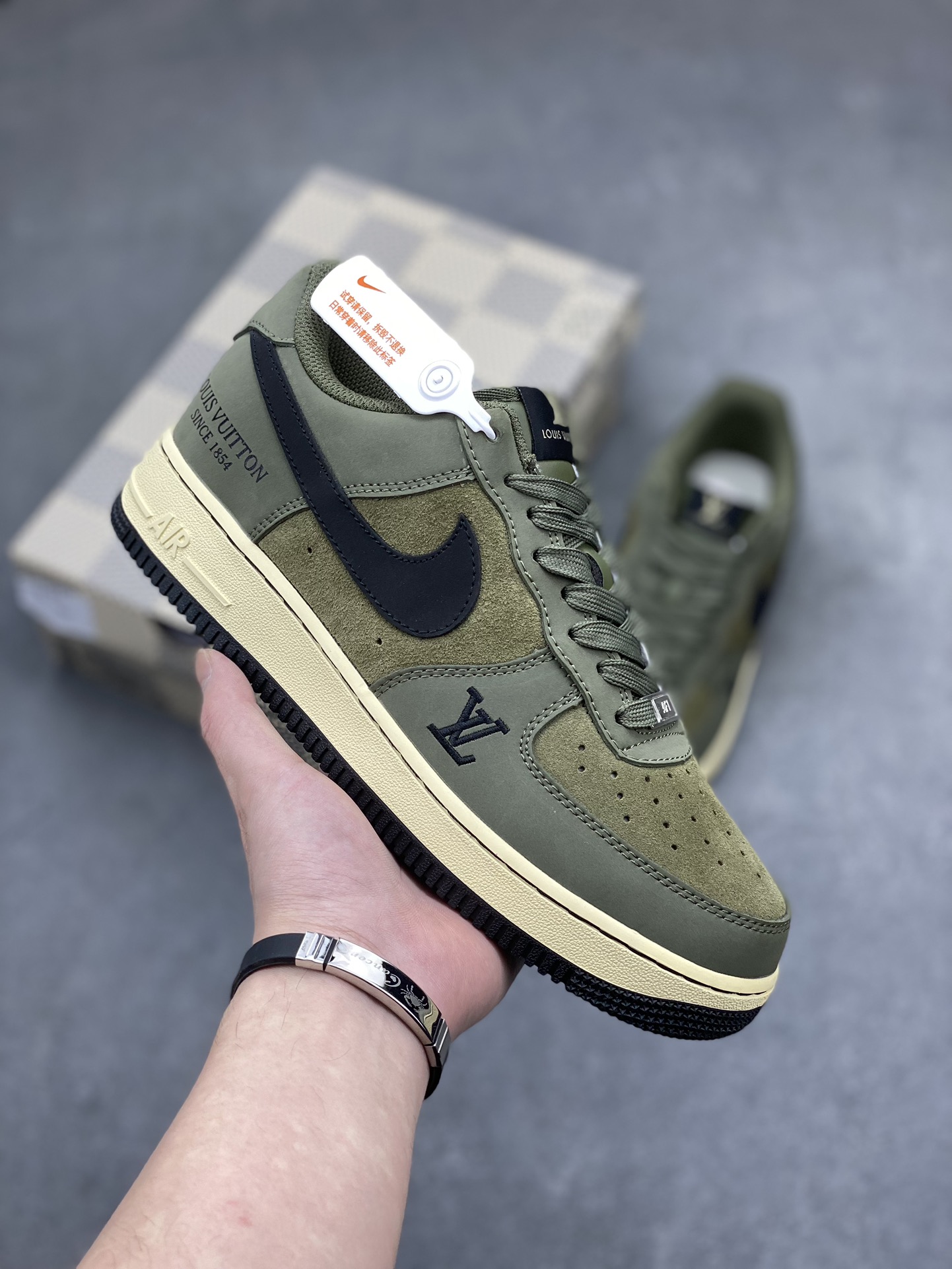 Nike Air Force 1 '07 Low Louis Vuitton Collab Sneakers - Military Green
