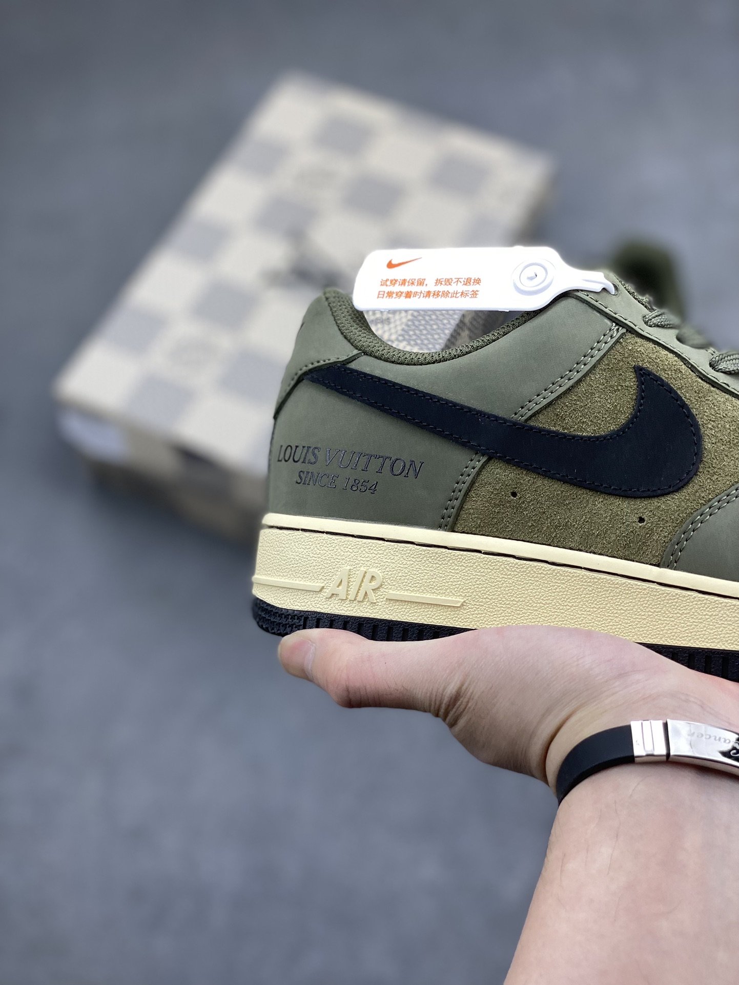 Nike Air Force 1 '07 Low Louis Vuitton Collab Sneakers - Military Green 6 i1712776916 4131 8