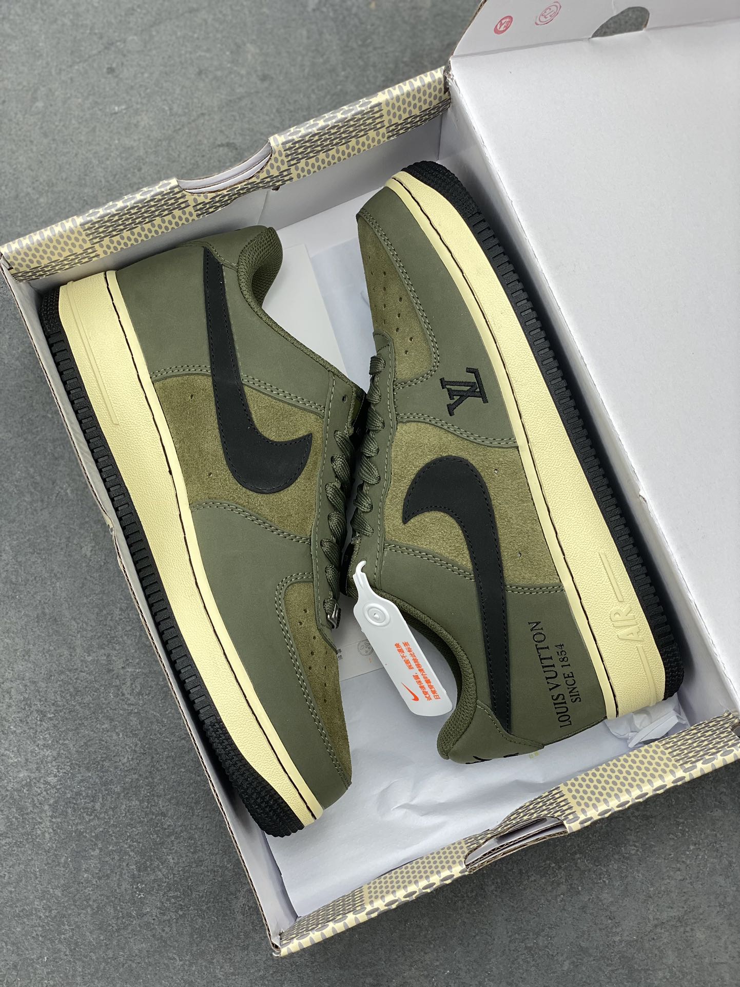 Nike Air Force 1 '07 Low Louis Vuitton Collab Sneakers - Military Green 10 i1712776916 5322 5