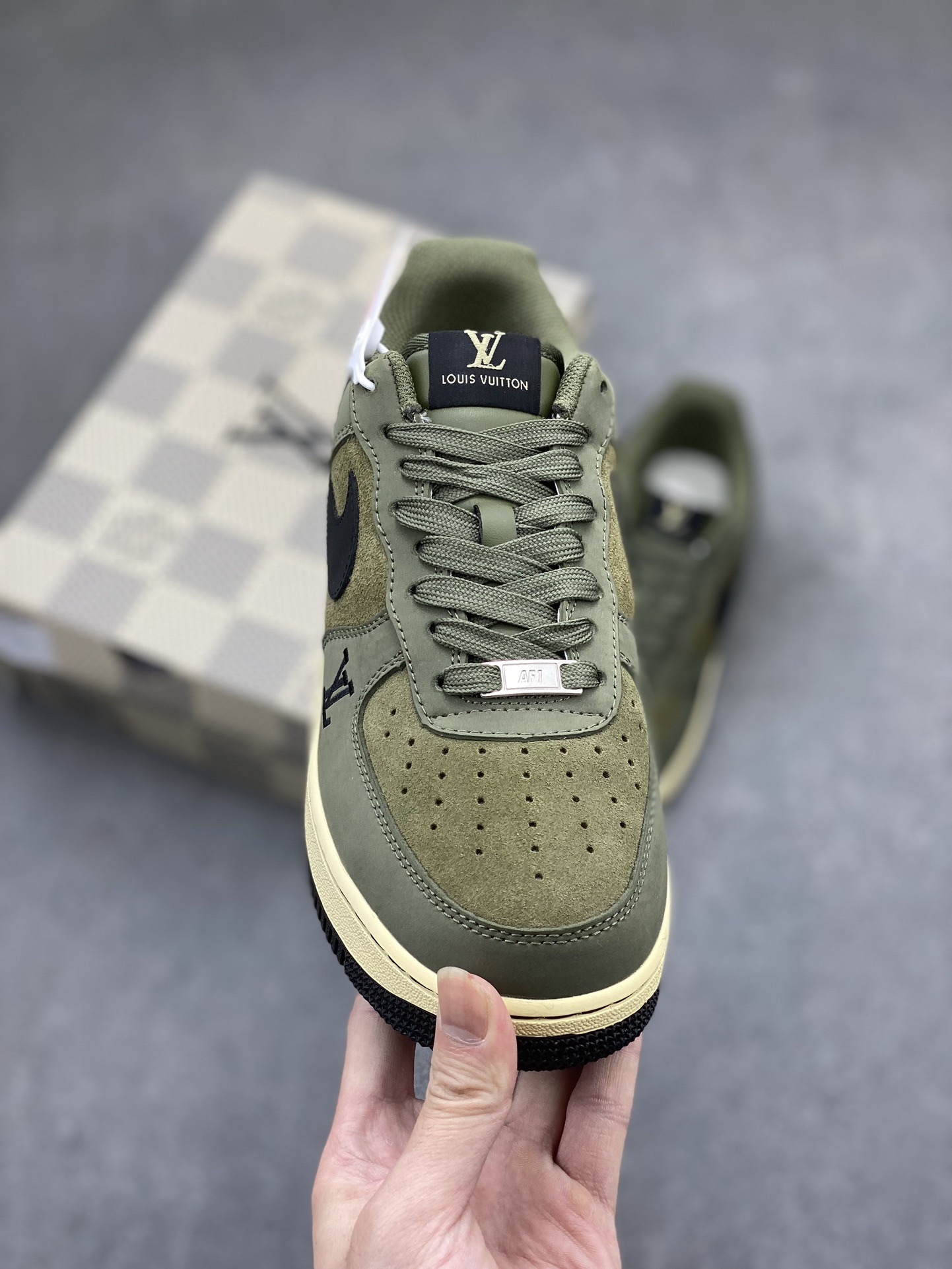 Nike Air Force 1 '07 Low Louis Vuitton Collab Sneakers - Military Green 3 i1712776916 5982 7