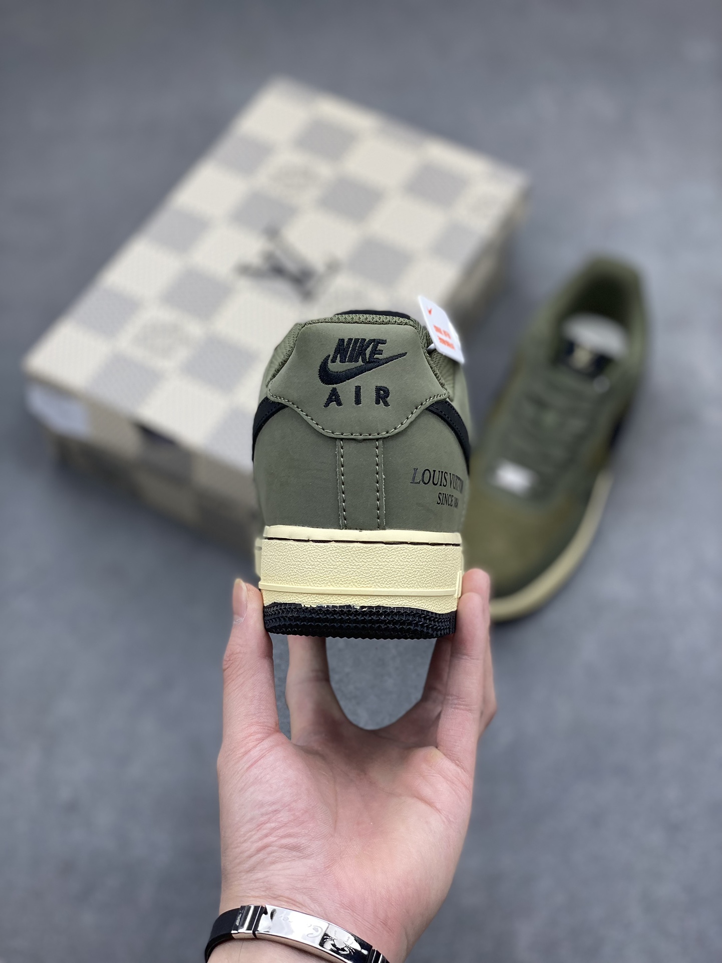 Nike Air Force 1 '07 Low Louis Vuitton Collab Sneakers - Military Green 5 i1712776916 7049 2