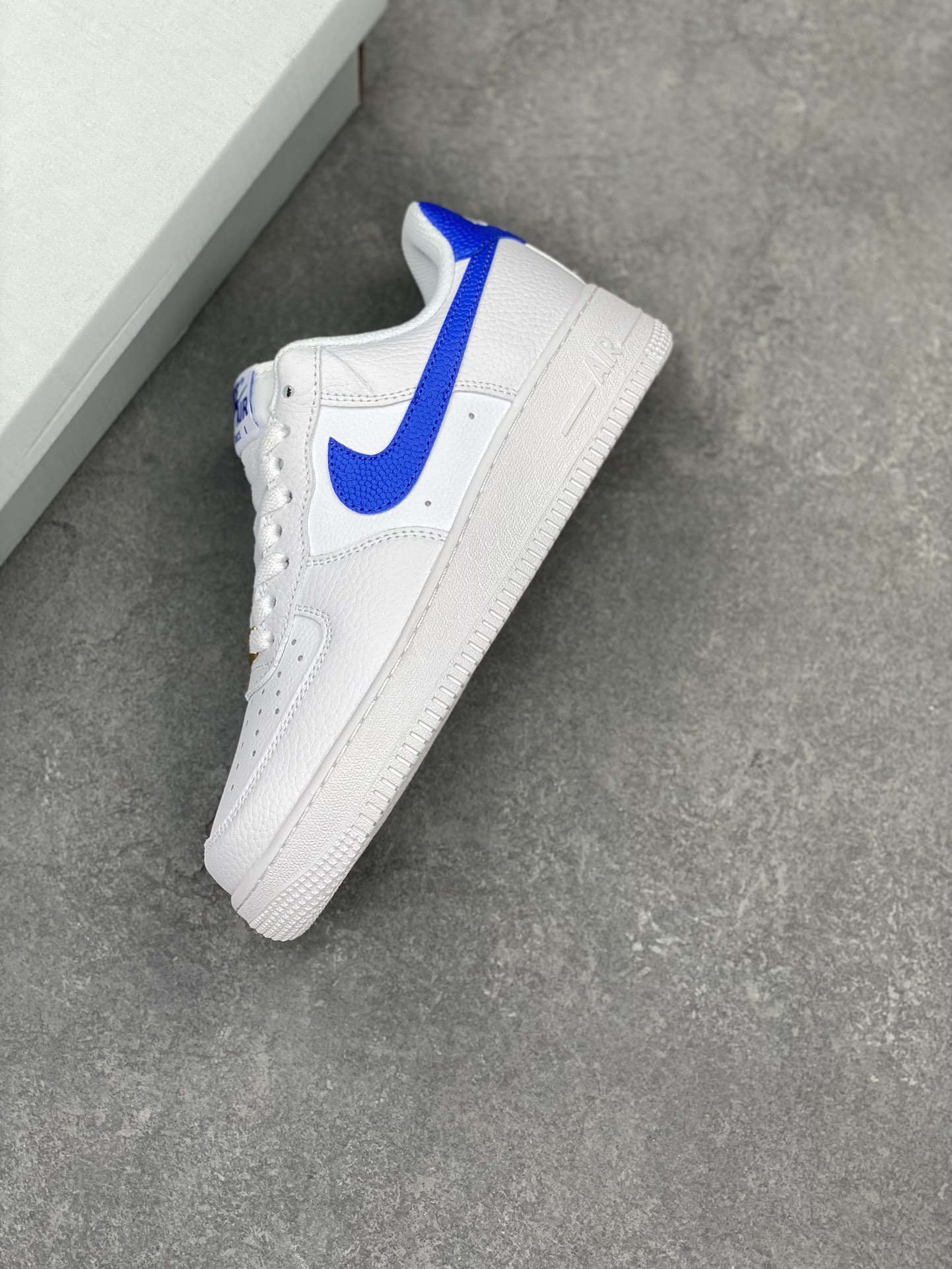 Nike Air Force 1 Low White Hyper Royal Men's Shoes DM2845-100 8 i1712866391 9688 7