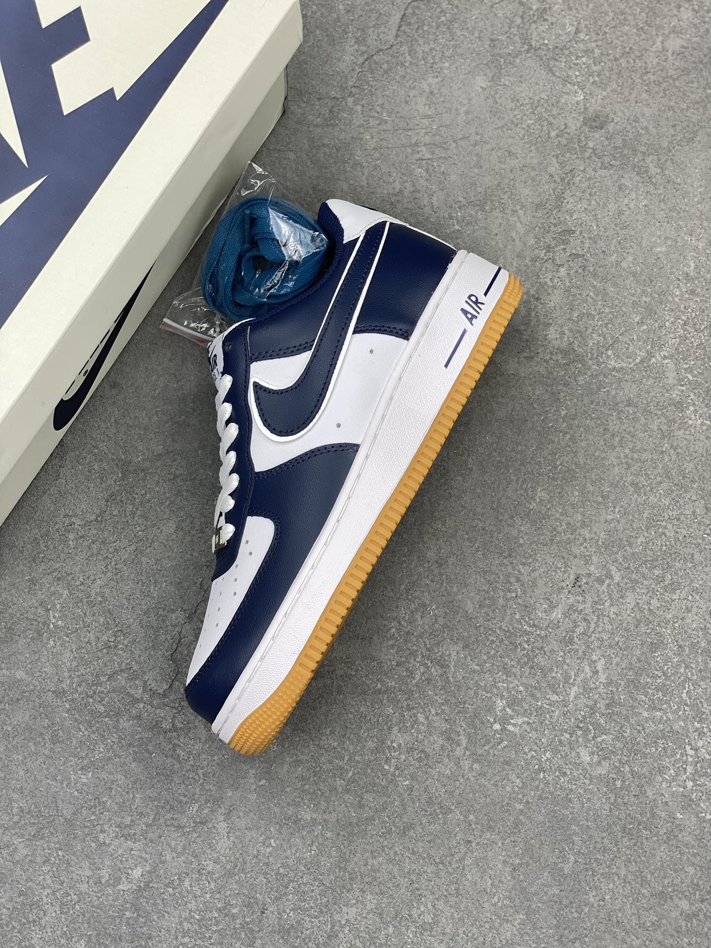 Nike Air Force 1 Low '07 White Deep Blue Sneakers 8 i1712942629 115 5