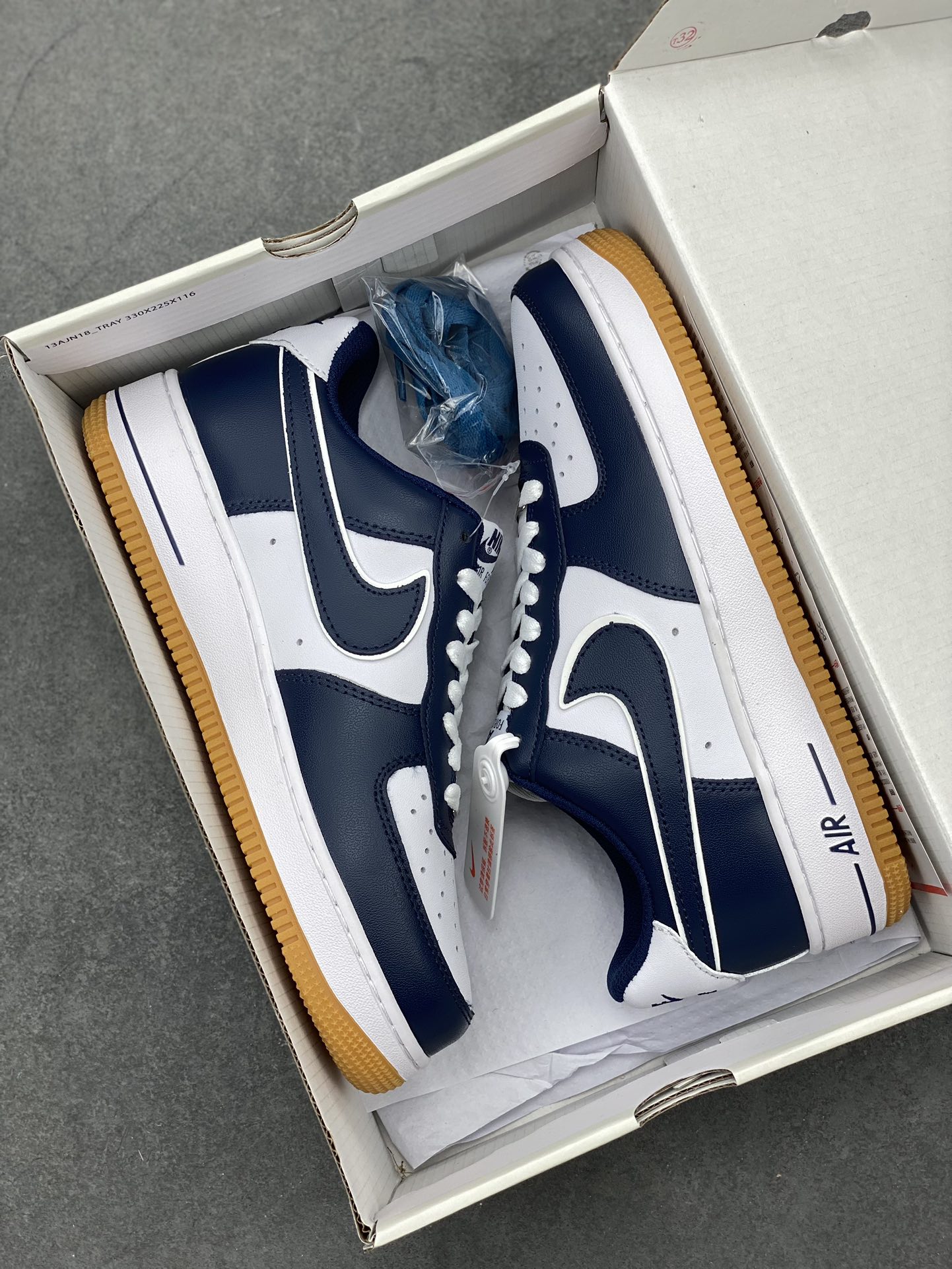 Nike Air Force 1 Low '07 White Deep Blue Sneakers 10 i1712942629 1960 4