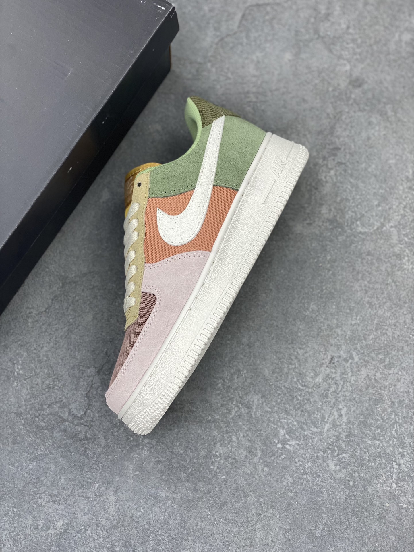 Nike Air Force 1 Low Casual Sneakers - Versatile & Comfortable 8 i1712942764 3107 7