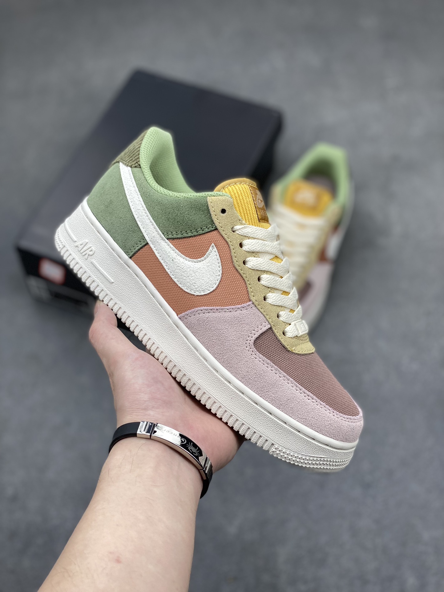 Nike Air Force 1 Low Casual Sneakers - Versatile & Comfortable