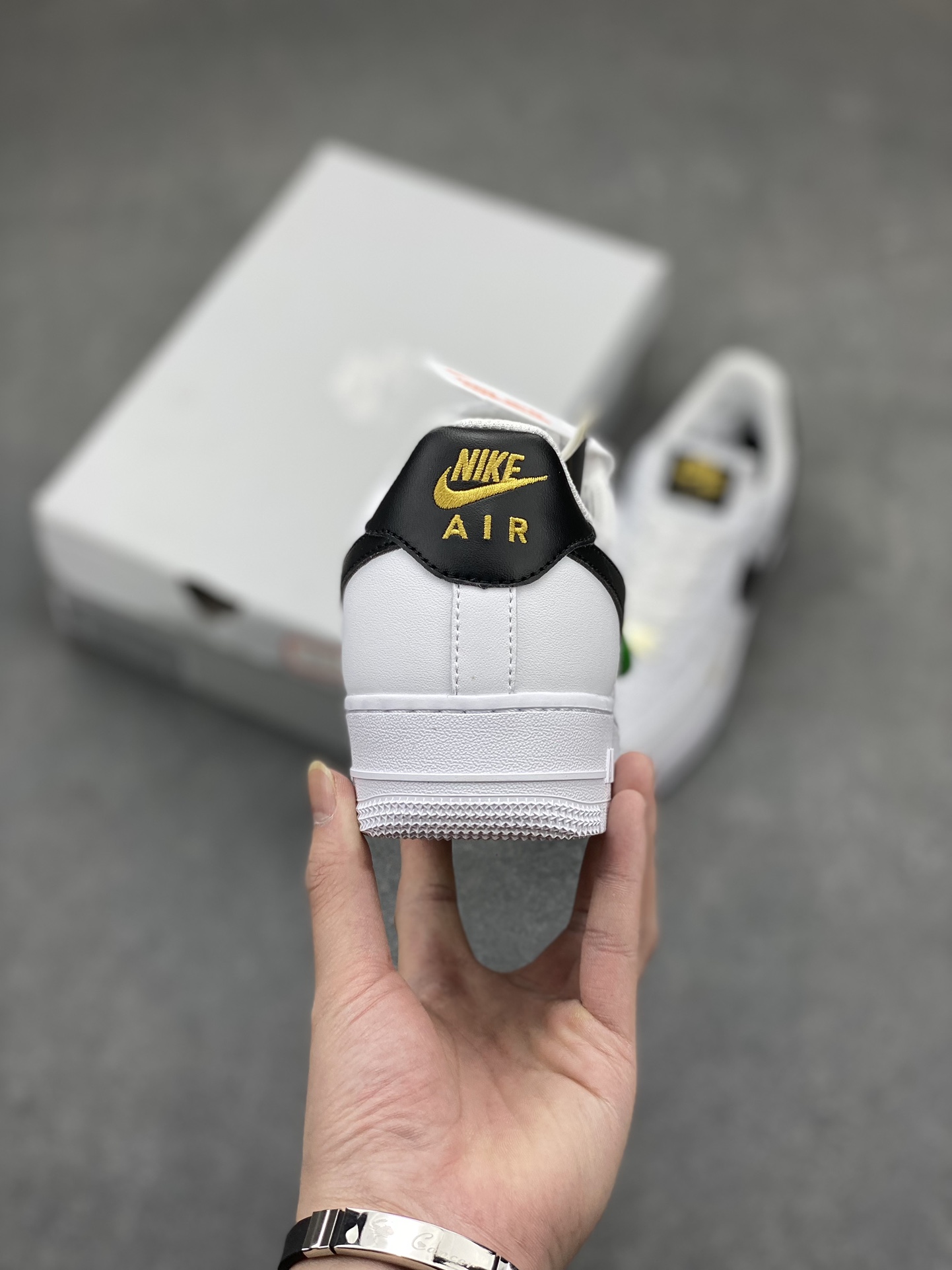 Nike Air Force 1 Low '07: Iconic Style & Comfort - Premium Leather Sneakers 5 i1713031559 2259 7