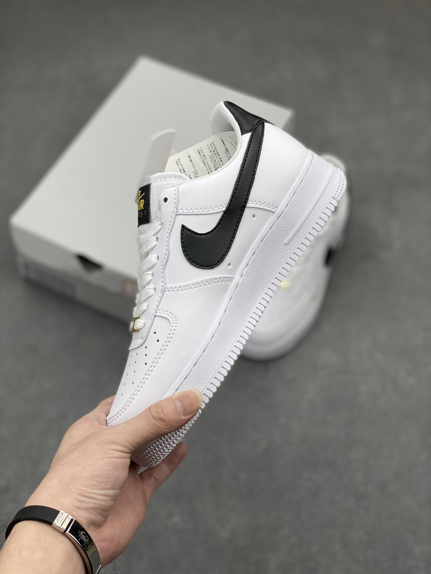 Nike Air Force 1 Low '07: Iconic Style & Comfort - Premium Leather Sneakers 4 i1713031559 2975 6