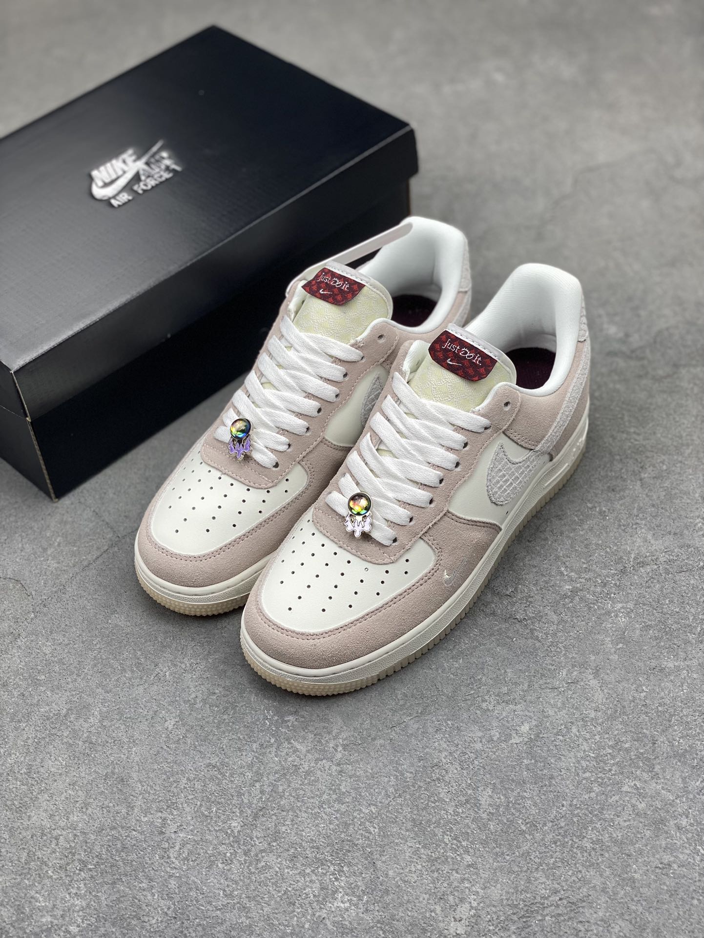Nike Air Force 1 '07 Low Dragon Year - Premium Comfort & Style 9 i1713119224 2183 2