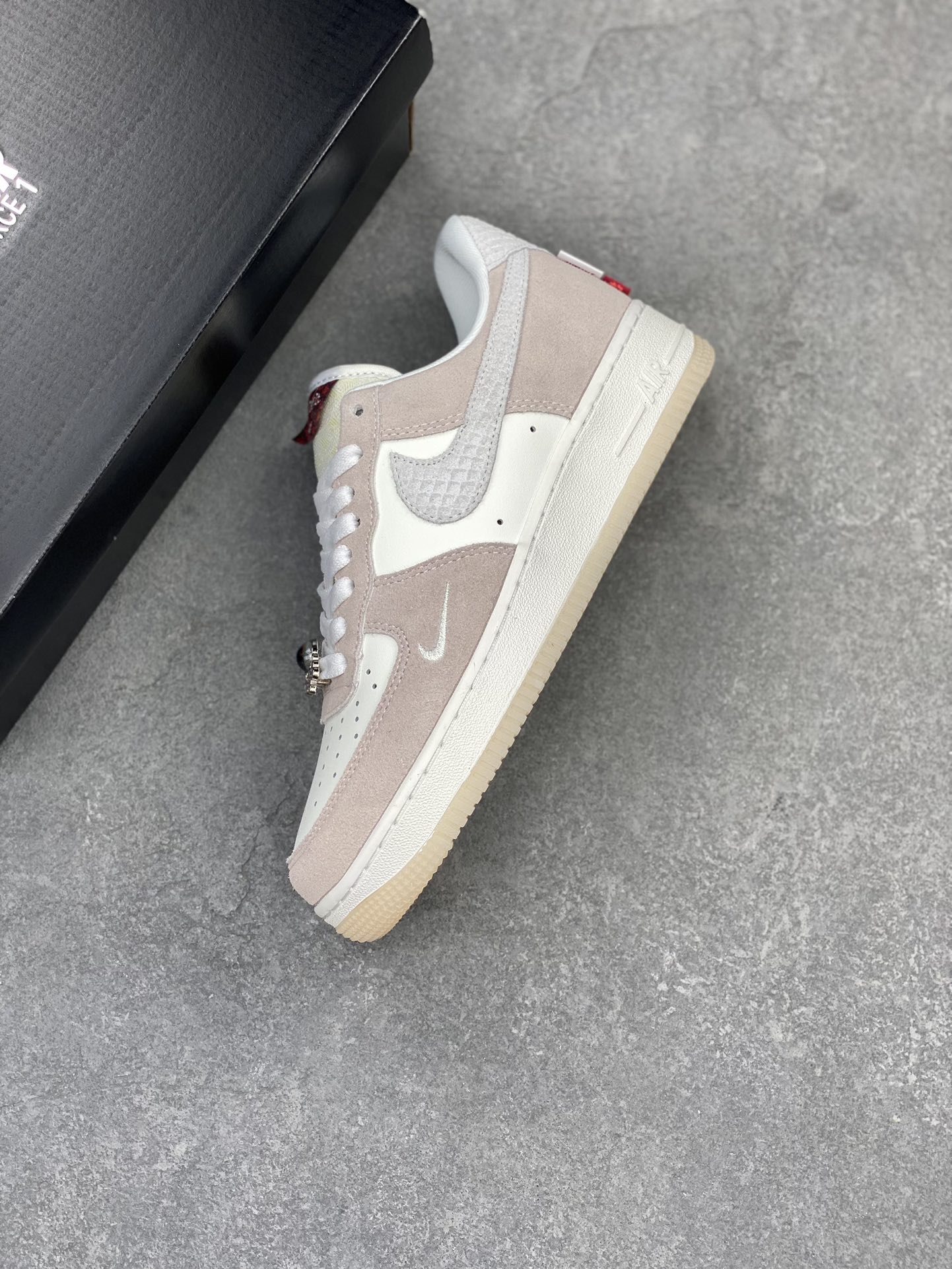 Nike Air Force 1 '07 Low Dragon Year - Premium Comfort & Style 8 i1713119224 6552 0