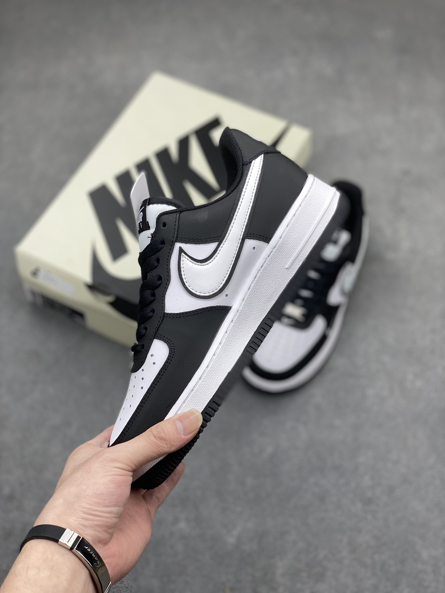Nike Air Force 1 '07 Low Black White Casual Sneakers DV0788-002 4 i1713119358 1593 3