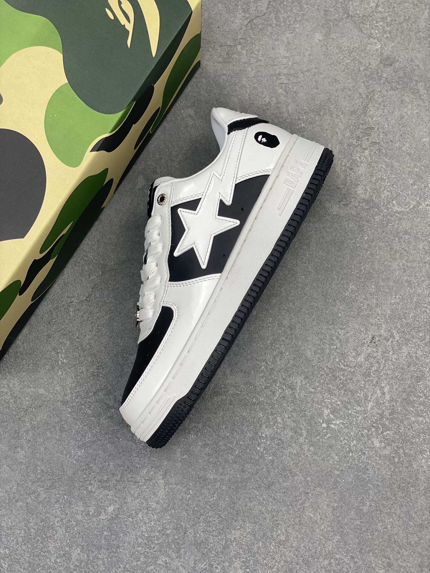 Bape Sk8 Sta To Nigo Low-Top Sneakers - Classic Style & Comfort 8 i1713211278 8557 7