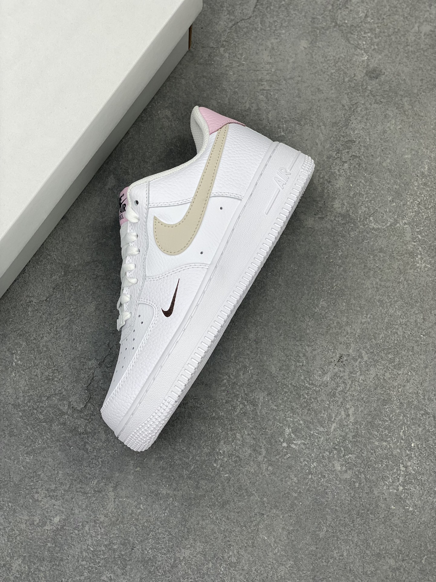 Nike Air Force 1 '07 Low White/Pink Women's Sneaker HF9992-100 8 i1713296473 5293 0
