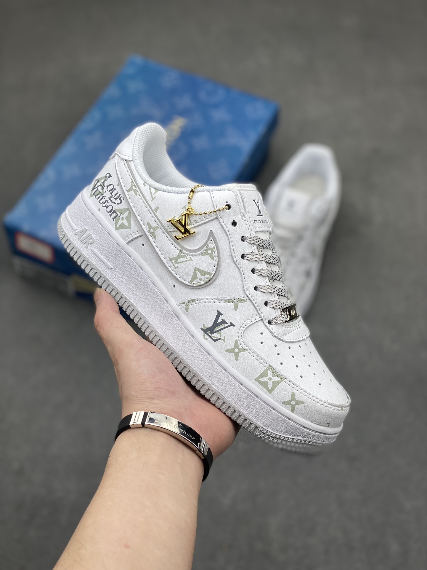 Nike Air Force 1 Low White Louis Vuitton Custom Casual Sneakers 2 i1713296573 2706 0