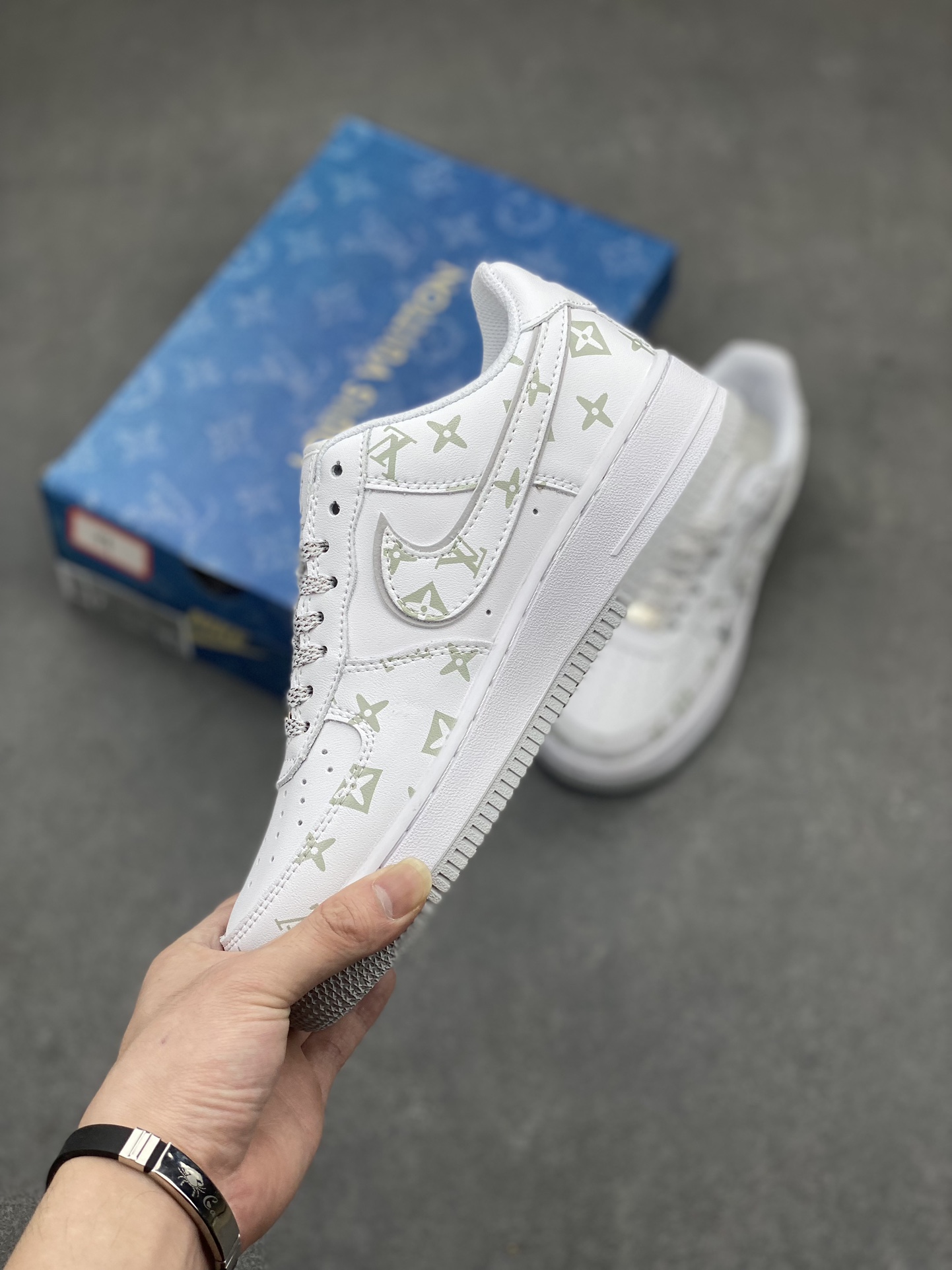 Nike Air Force 1 Low White Louis Vuitton Custom Casual Sneakers 4 i1713296576 2049 0