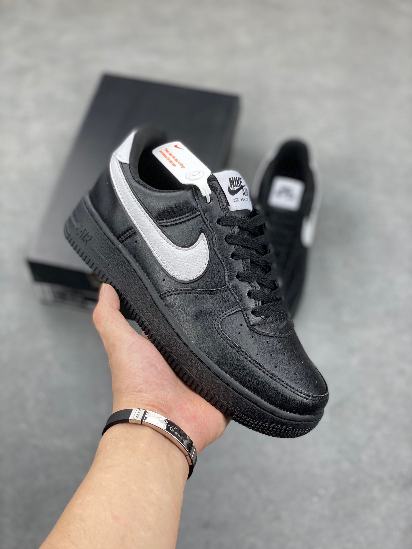 Nike Air Force 1 '07 Low-Top Sneakers - Black/White, Versatile & Comfortable 2 i1713474447 4056 6