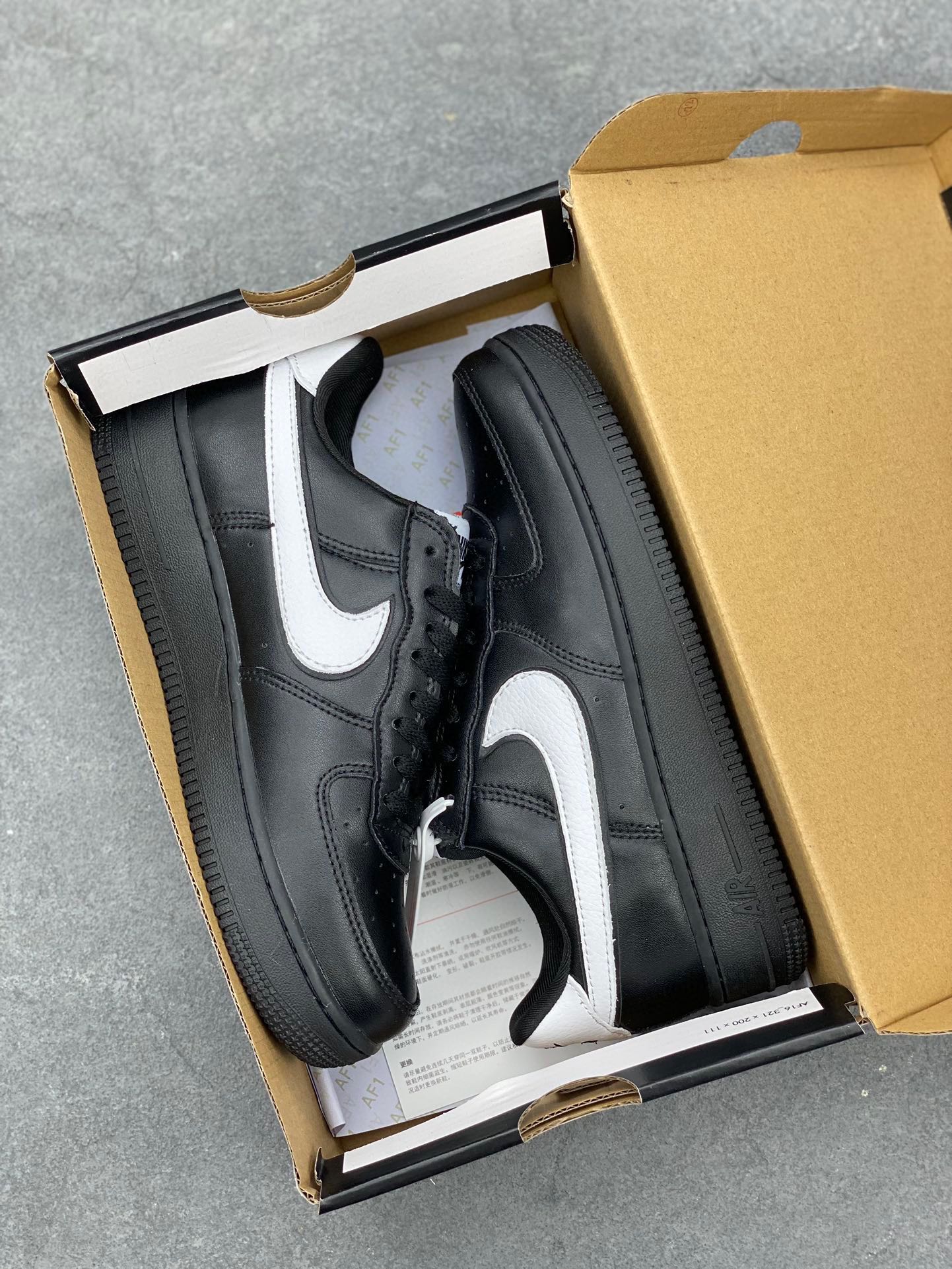 Nike Air Force 1 '07 Low-Top Sneakers - Black/White, Versatile & Comfortable 9 i1713474447 7473 7