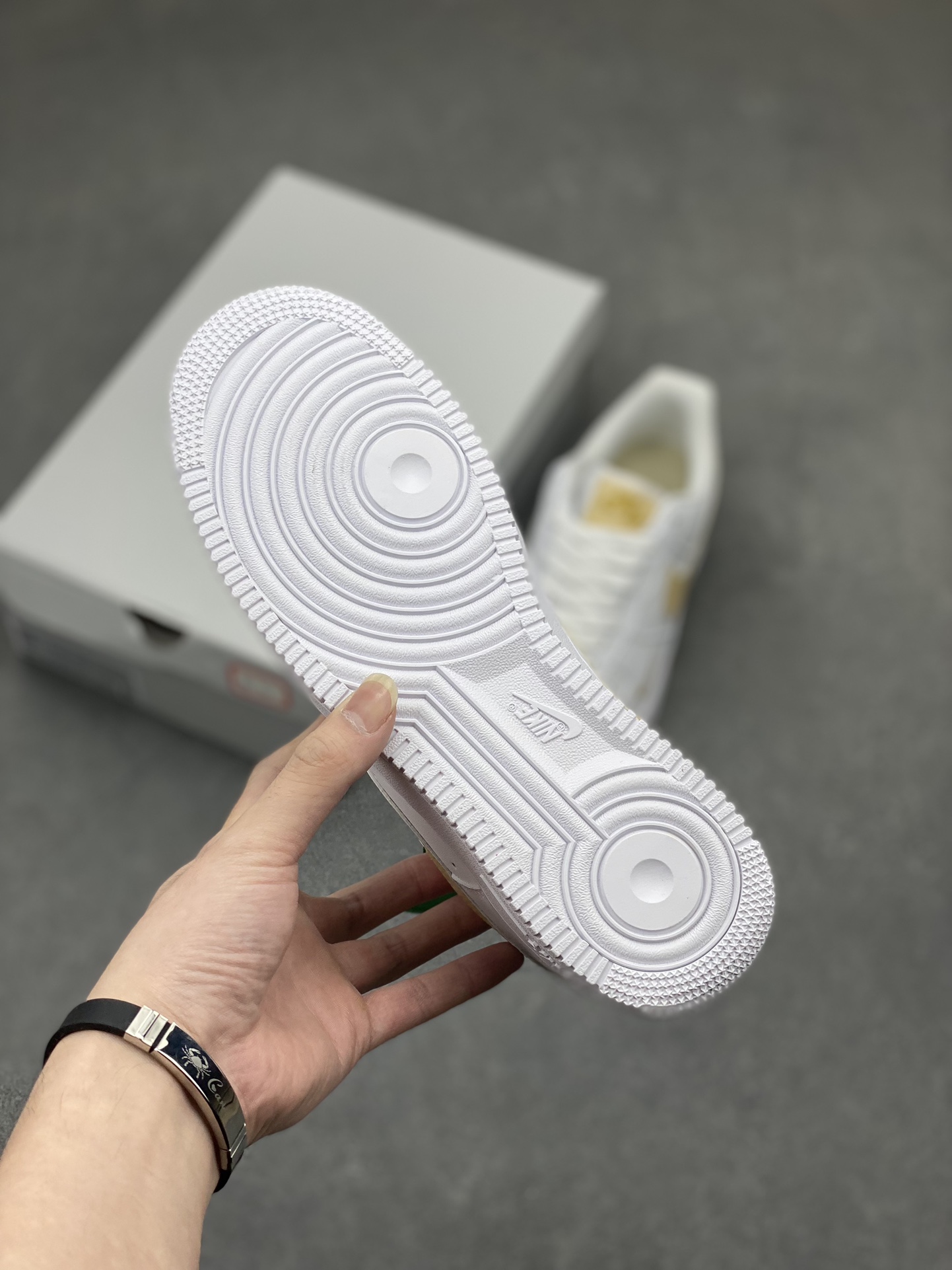 Nike Air Force 1 Low '07 White Gold Casual Sneakers CZ0270-105 7 i1713474530 4004 1