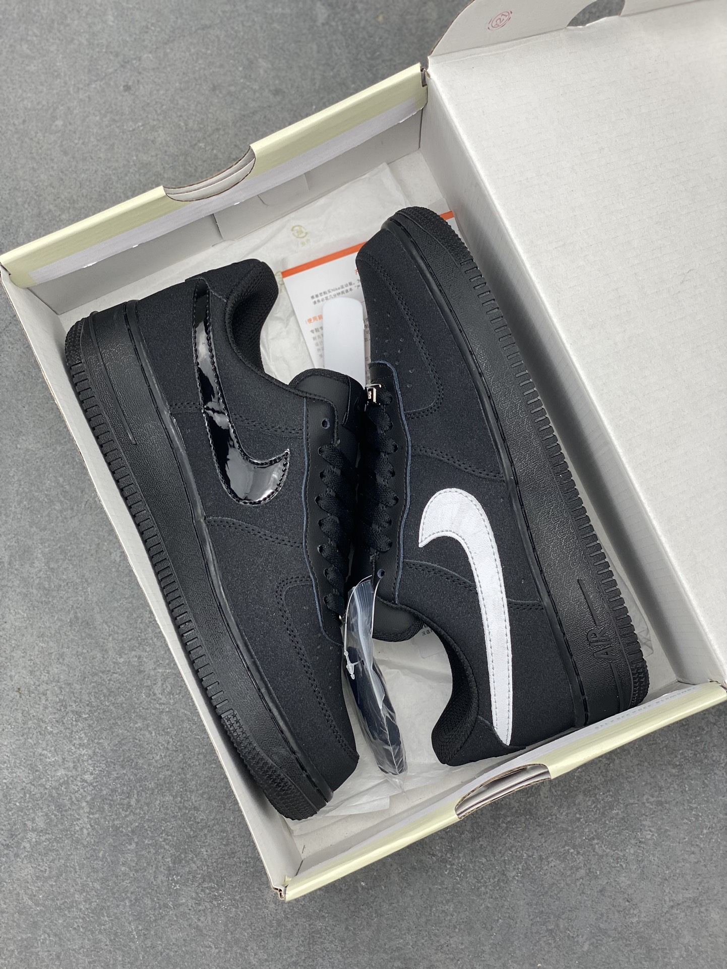Nike Air Force 1 '07 Low Black/White Casual Sneakers CW2288-001 10 i1713551344 8709 0