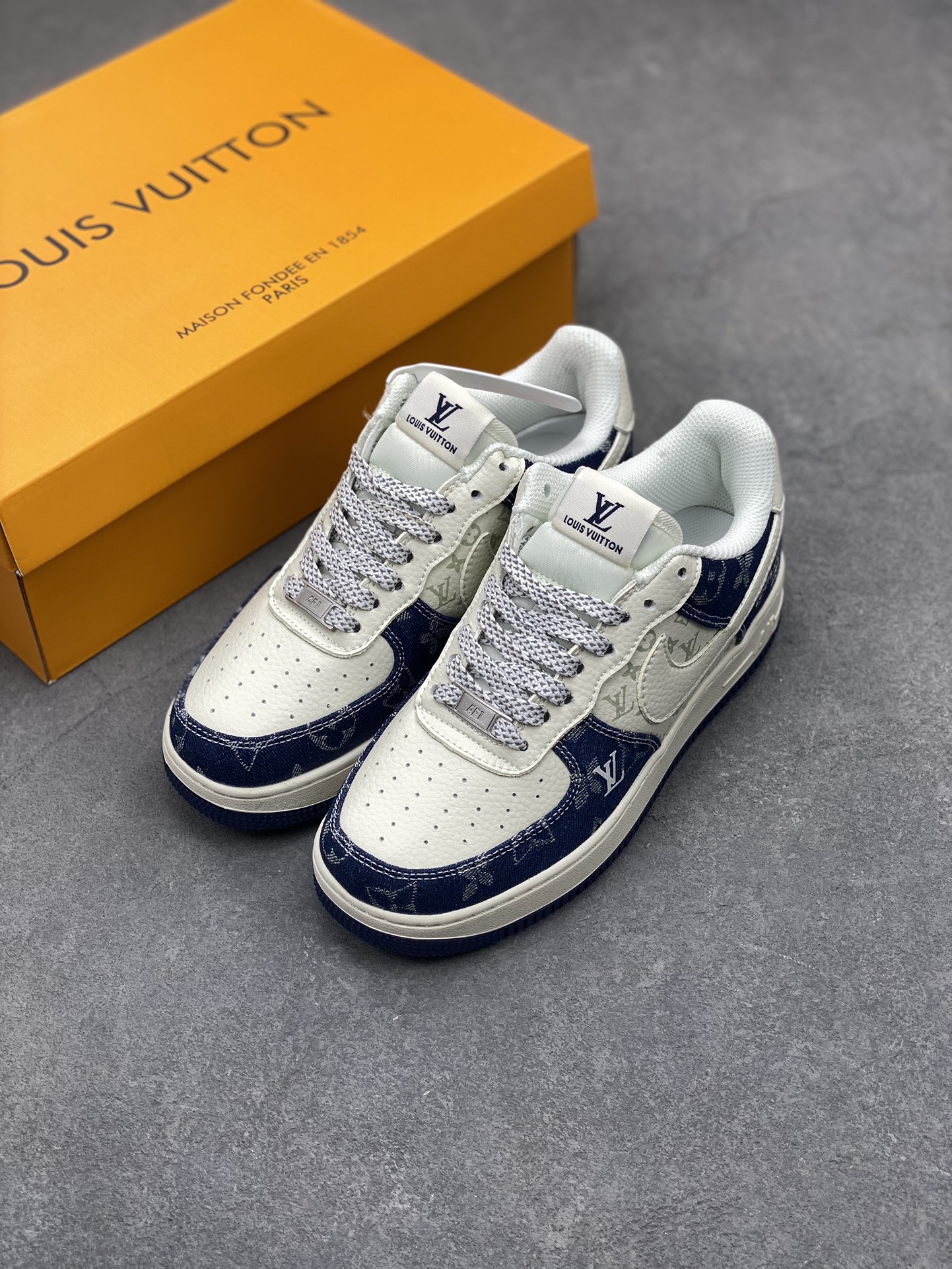 Louis Vuitton Air Force 1 '07 Low Custom Sneakers - DH7566-100 9 i1713551741 3152 0