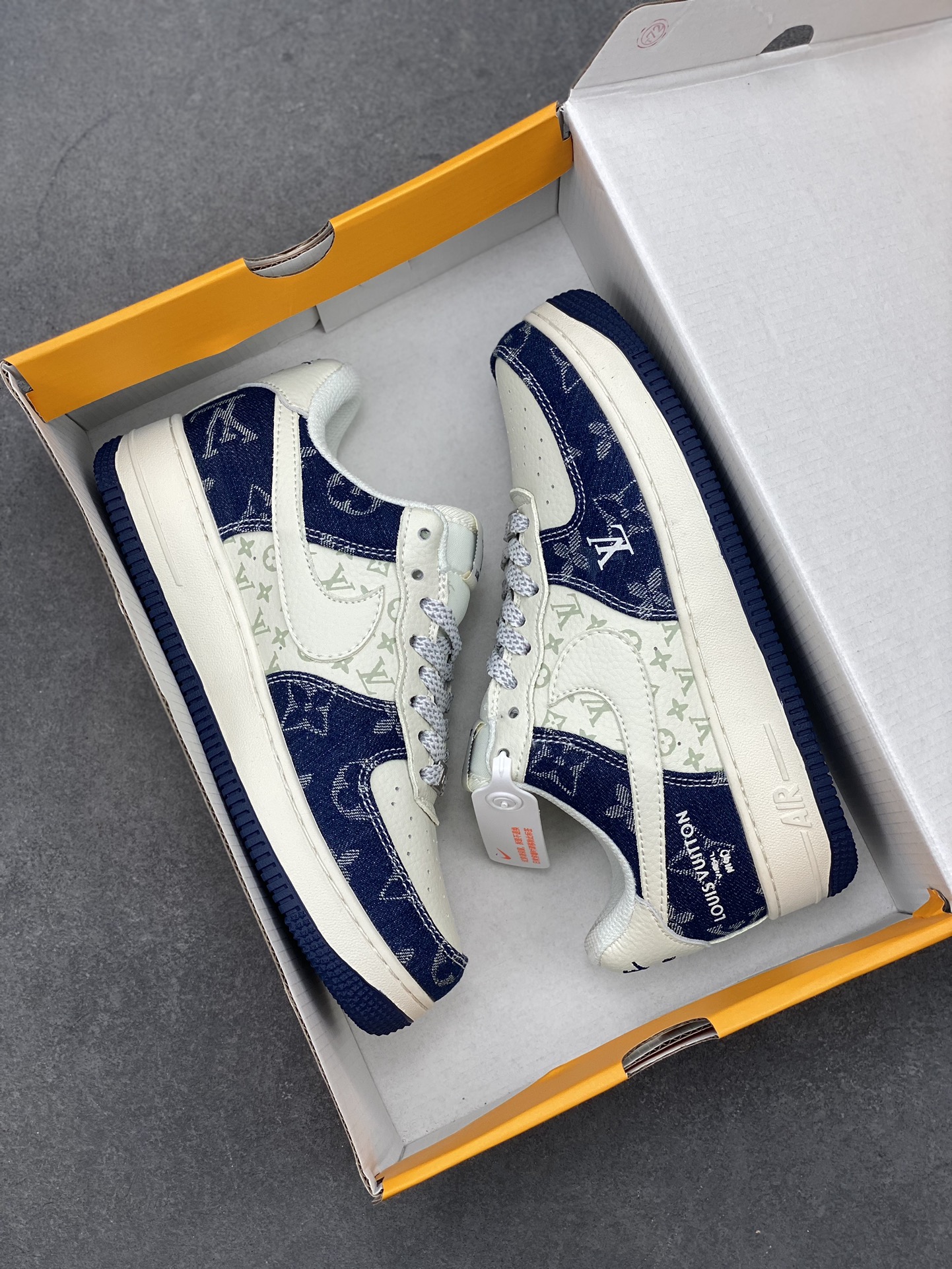 Louis Vuitton Air Force 1 '07 Low Custom Sneakers - DH7566-100 10 i1713551741 4022 0