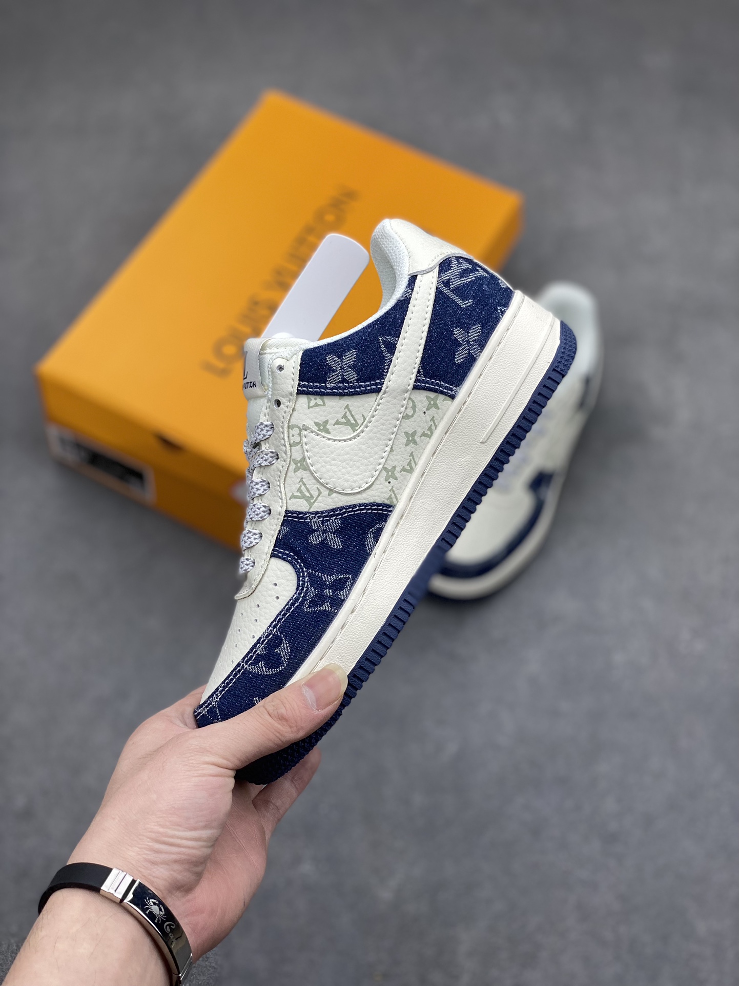 Louis Vuitton Air Force 1 '07 Low Custom Sneakers - DH7566-100 4 i1713551741 7841 0