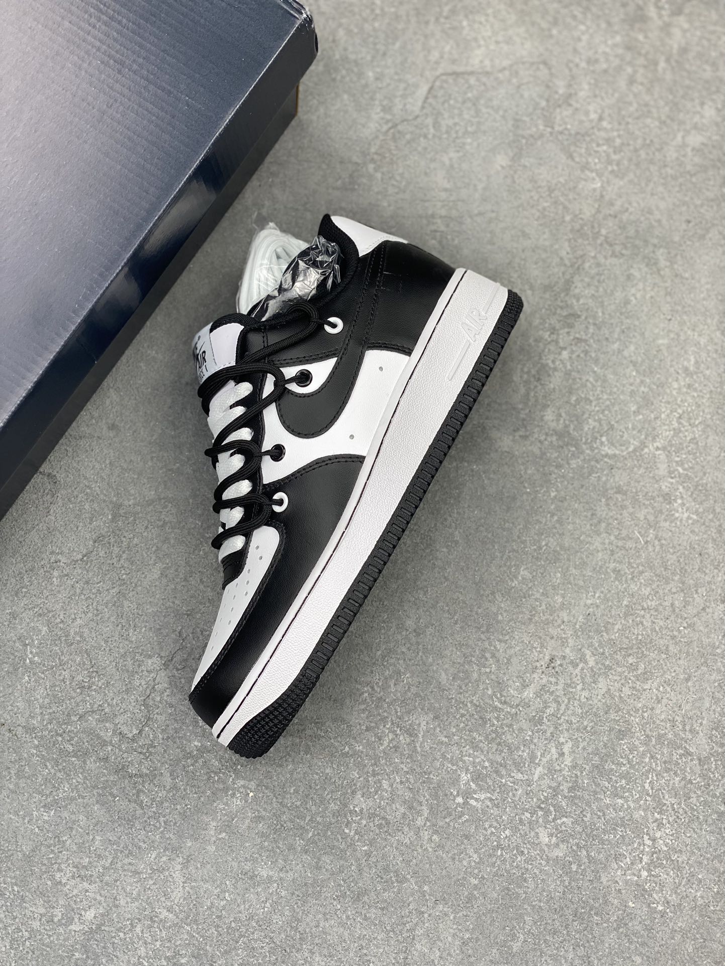 Nike Air Force 1 Low 'Panda' Black White Sneakers - Original Quality 8 i1713995071 7995 2
