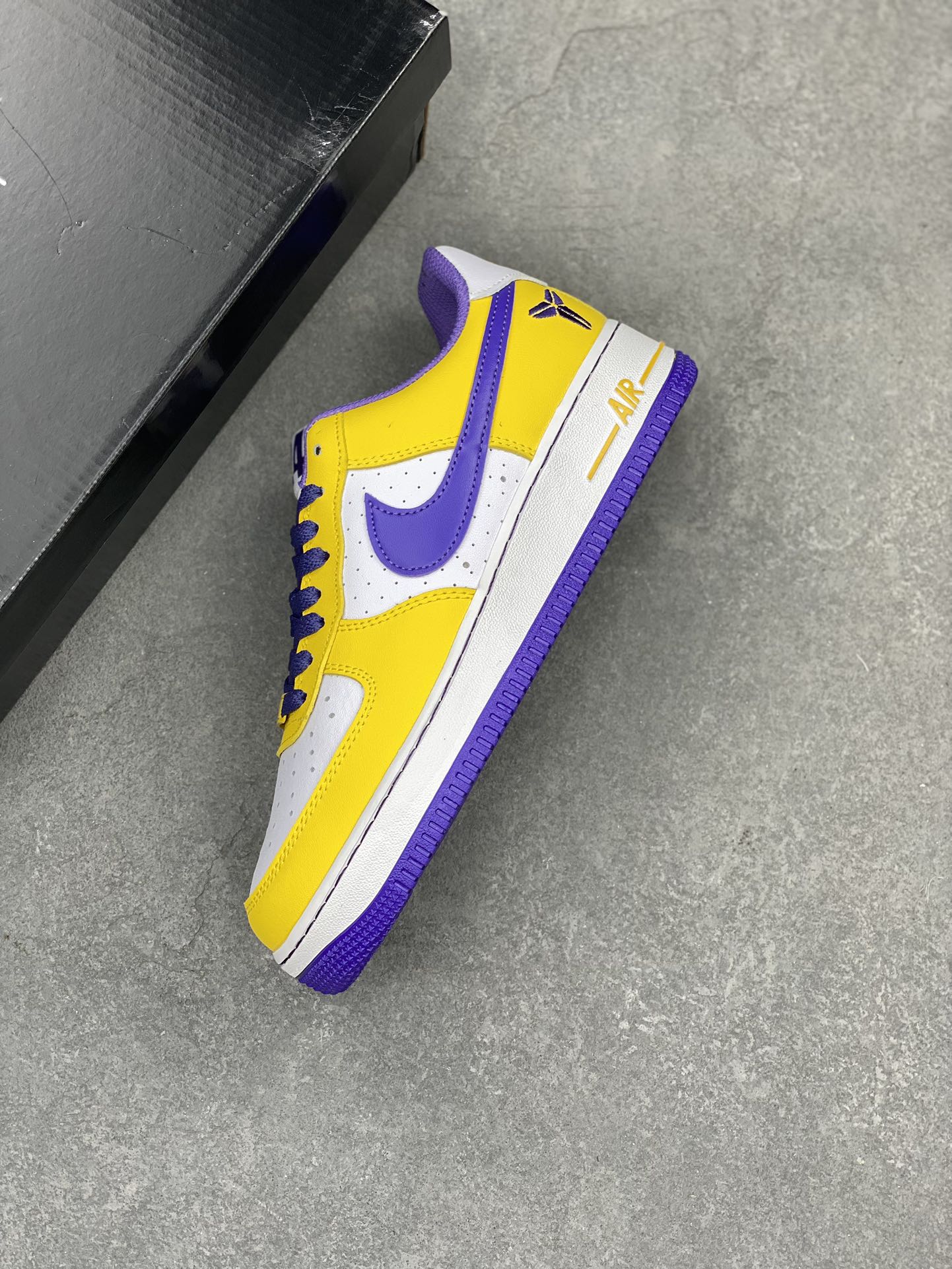 Nike Air Force 1 Low Lakers Edition Casual Sports Sneakers FZ1151-100 8 i1713995136 7099 5