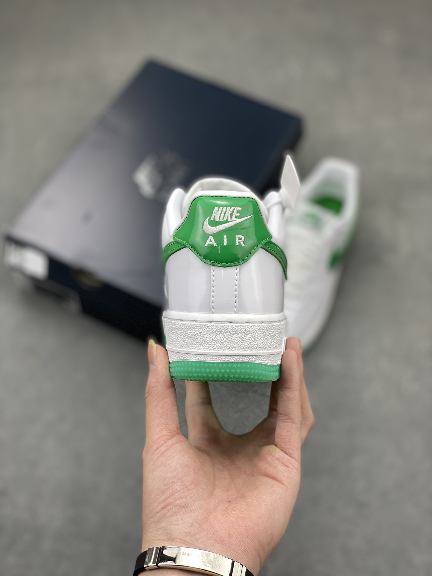 Nike Air Force 1 Low '07 White/Green Patent Leather - Classic Comfort 5 i1713995269 2108 3