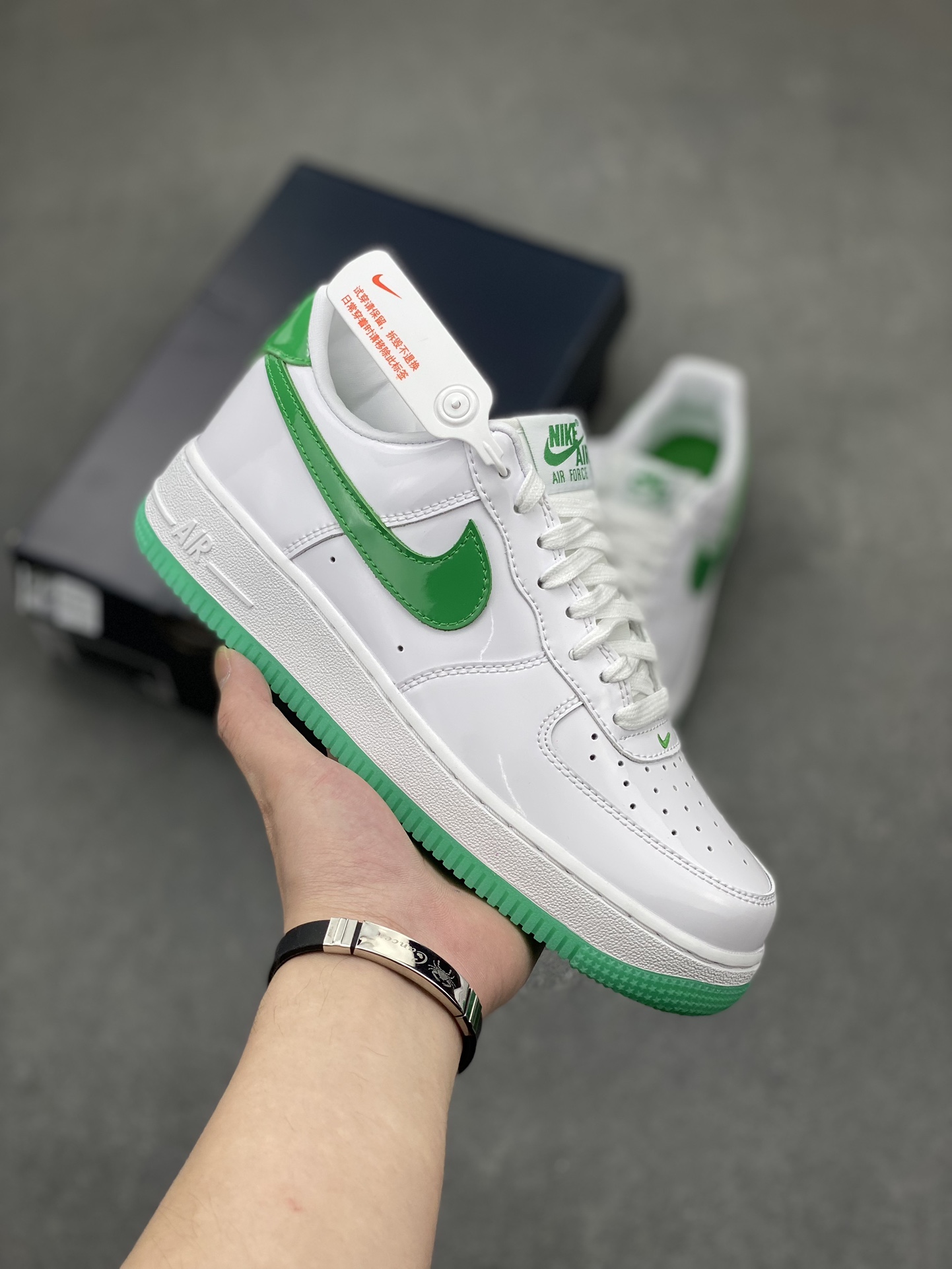 Nike Air Force 1 Low '07 White/Green Patent Leather - Classic Comfort 2 i1713995269 2554 1