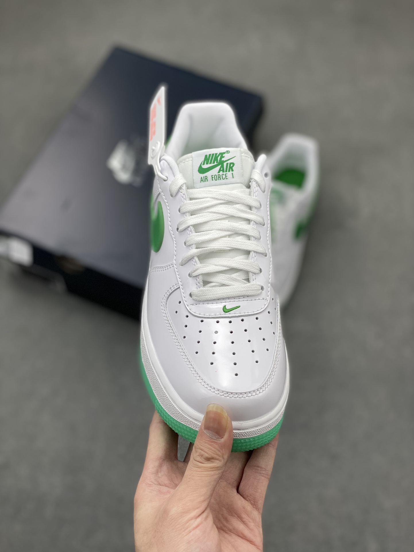 Nike Air Force 1 Low '07 White/Green Patent Leather - Classic Comfort 3 i1713995269 5923 8