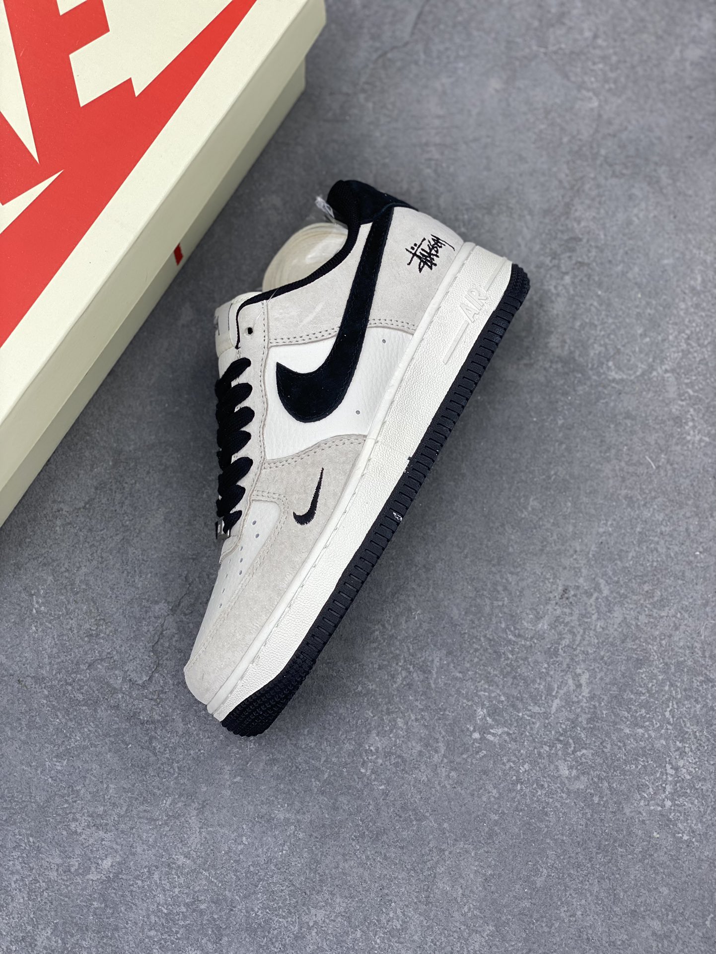 Nike Air Force 1 '07 Low Stussy Collab Sneakers - Grey/Black 8 i1713995371 1870 1