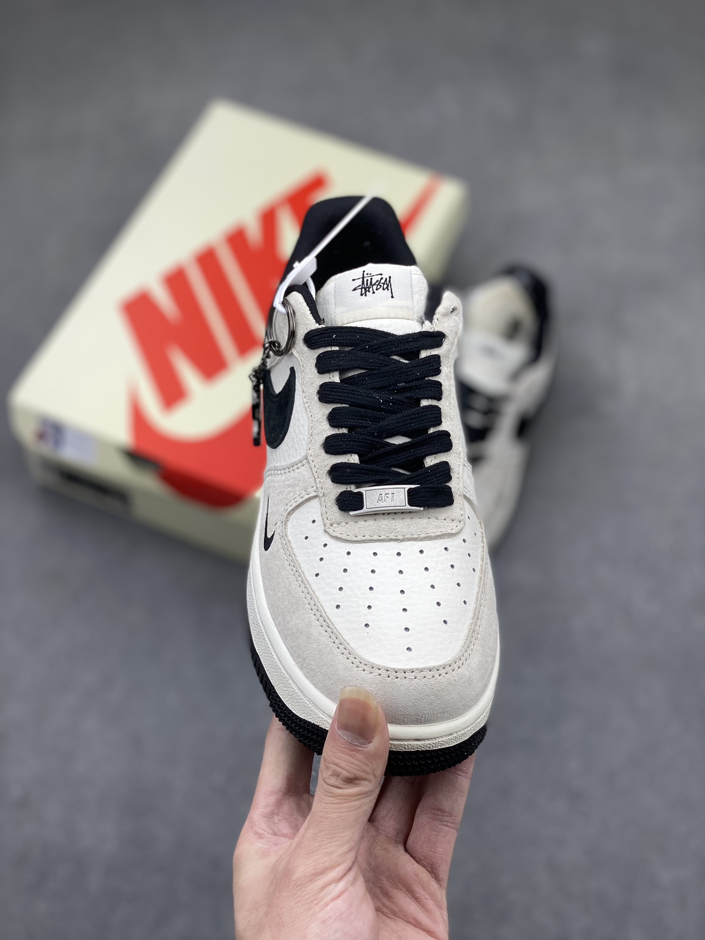 Nike Air Force 1 '07 Low Stussy Collab Sneakers - Grey/Black 3 i1713995371 5860 4